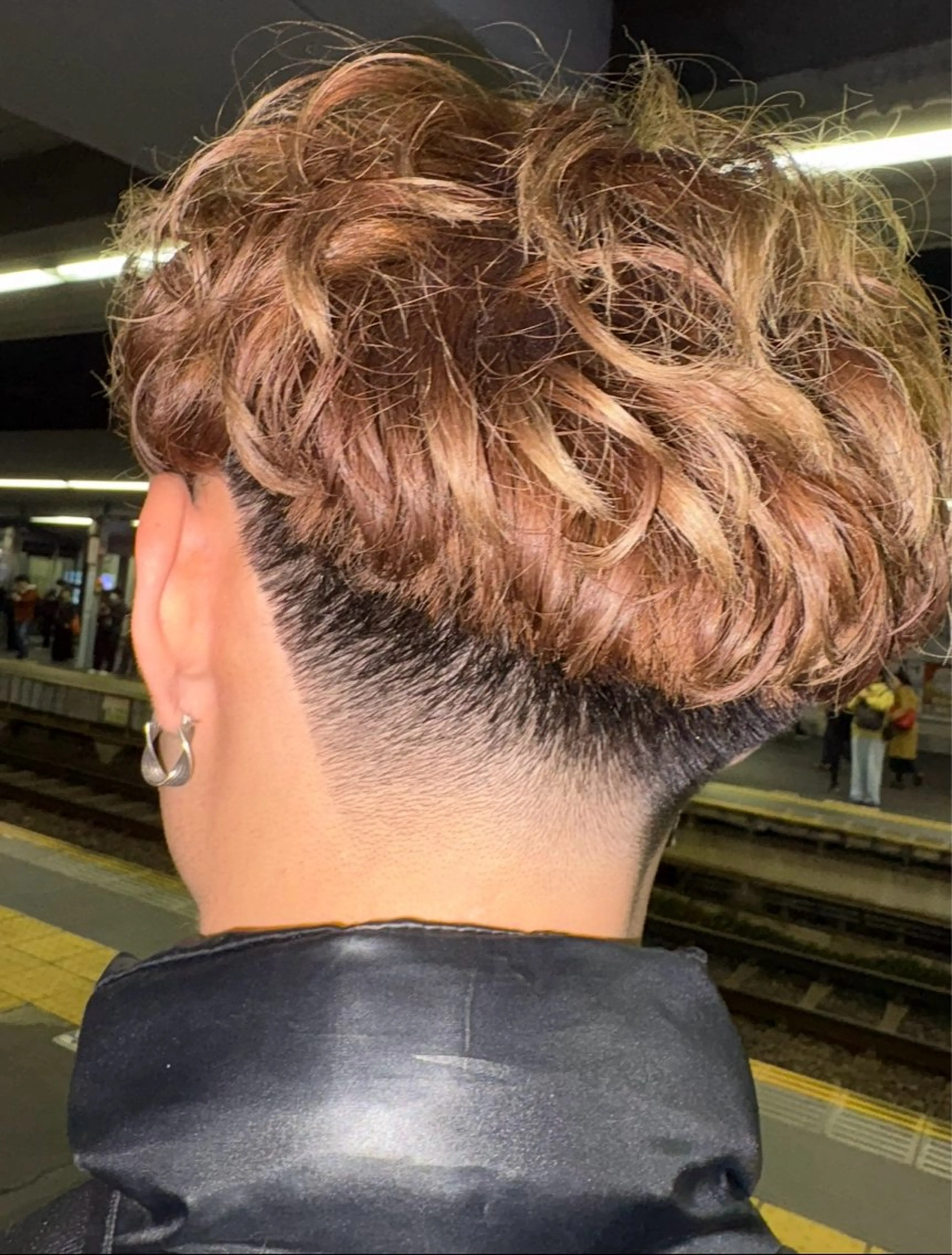 ショート メンズ フェードカット メンズパーマ なかむら りきやのヘアスタイル