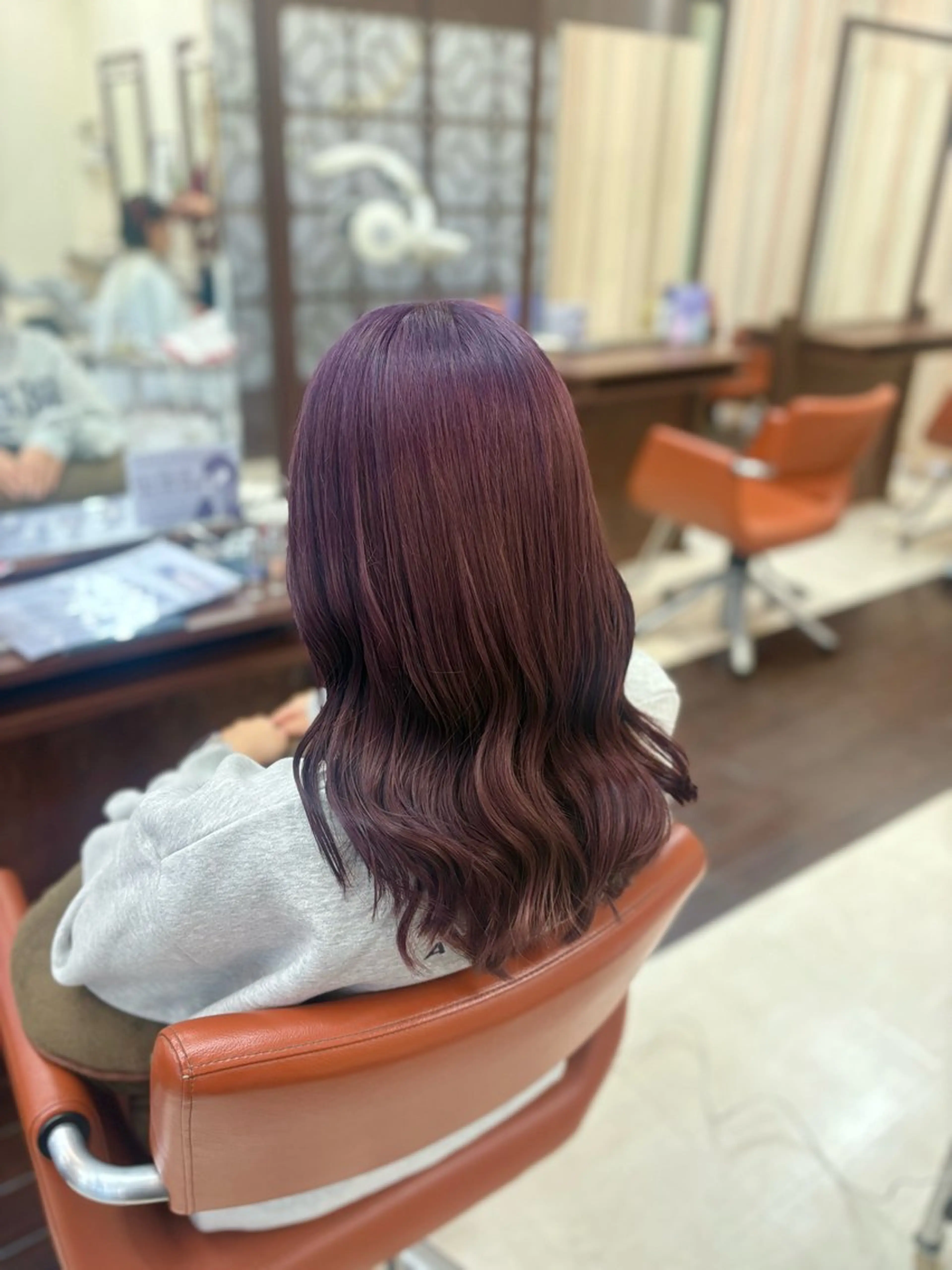 ロング ラベンダーベージュ カット ヘアカラー 垢抜けデザイナー/ 似合わせ/朝倉友香のヘアスタイル