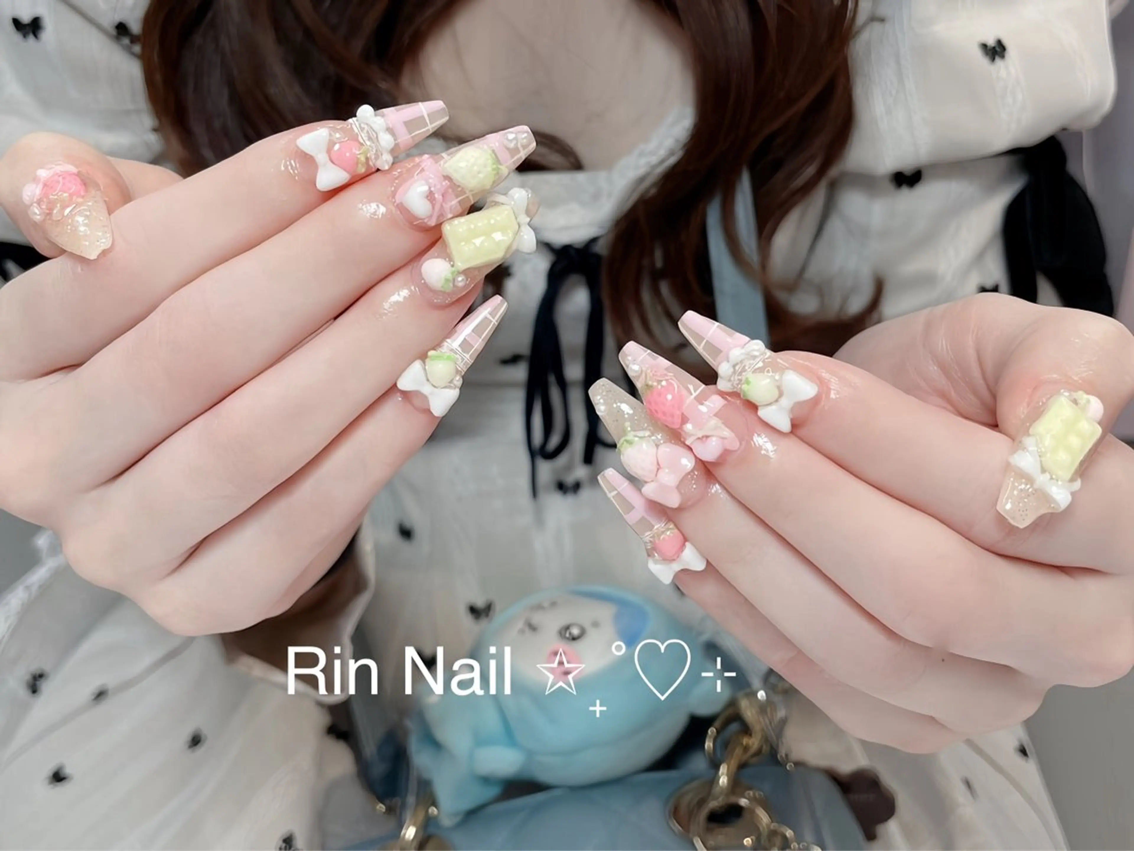 ネイル アートネイル ジェルネイル ロングネイル ニュアンスネイル スカルプネイル ハンドネイル Rin Nail 新大久保店のネイルデザイン