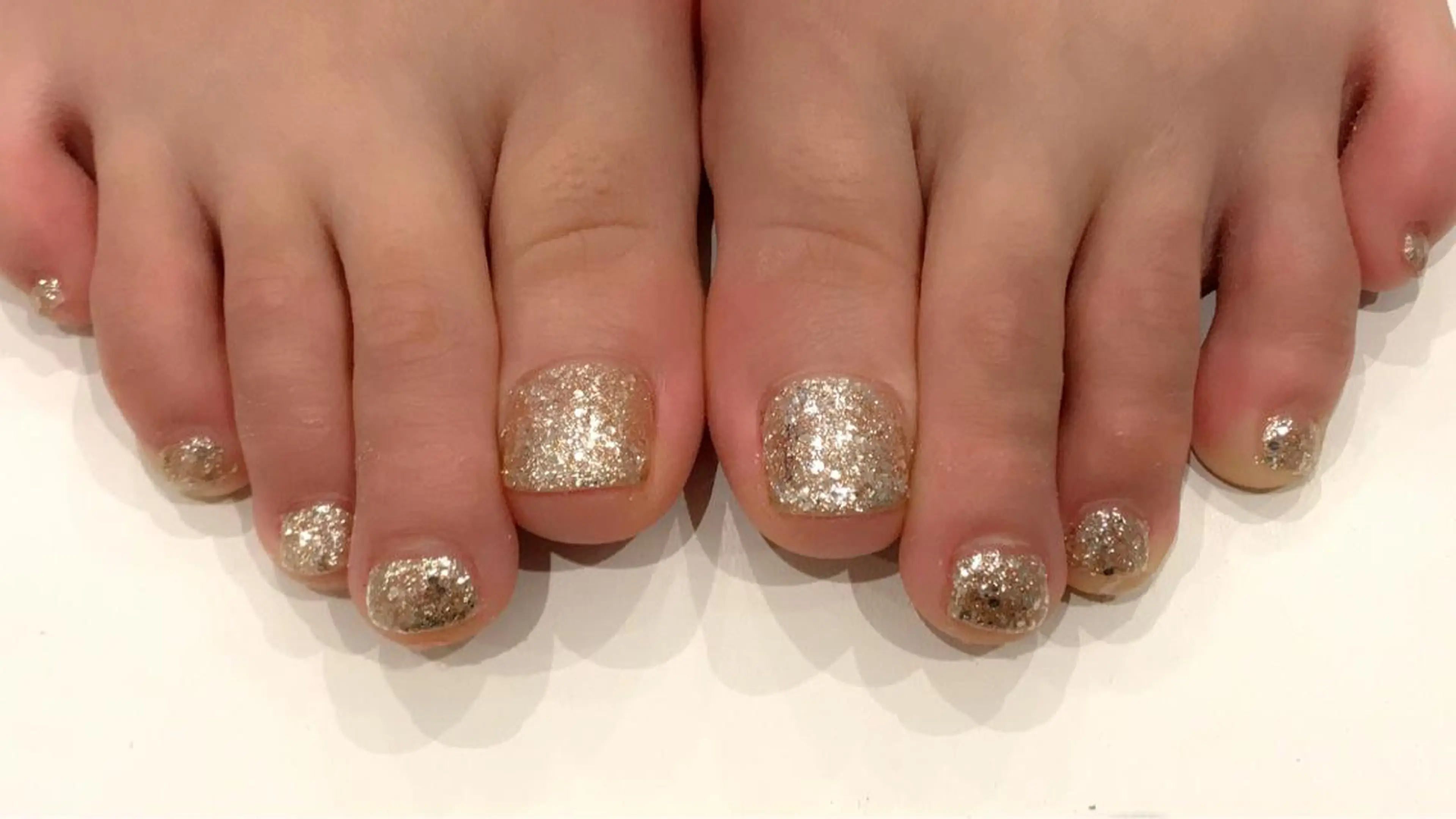 ネイル フットネイル ジェルネイル ワンカラーネイル スカルプネイル 小尾 栞のネイルデザイン