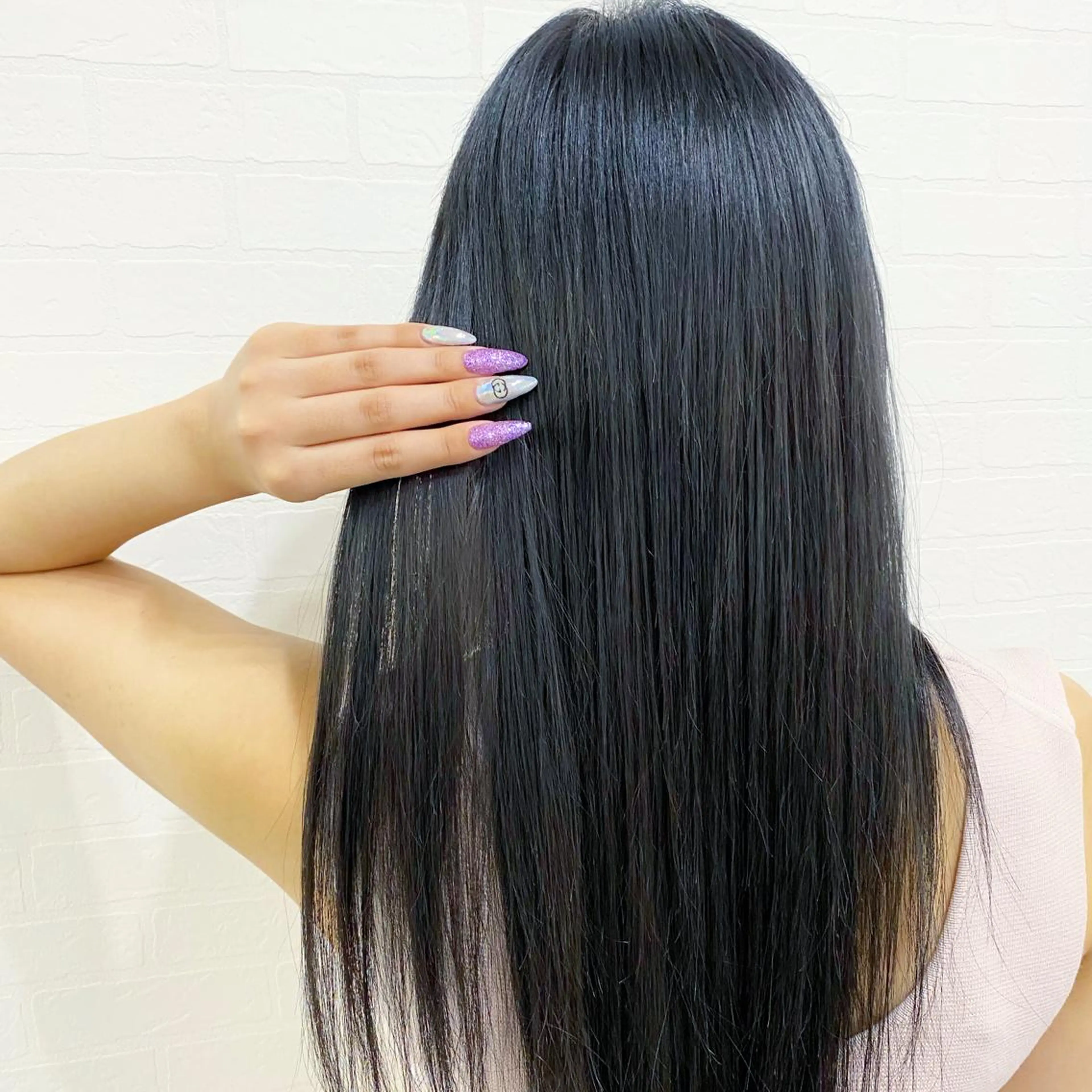 ロング カラー 黒髪 ブルーカラー ブルーブラック ネイビーカラー ヘアカラー トリートメント .. meiのヘアスタイル