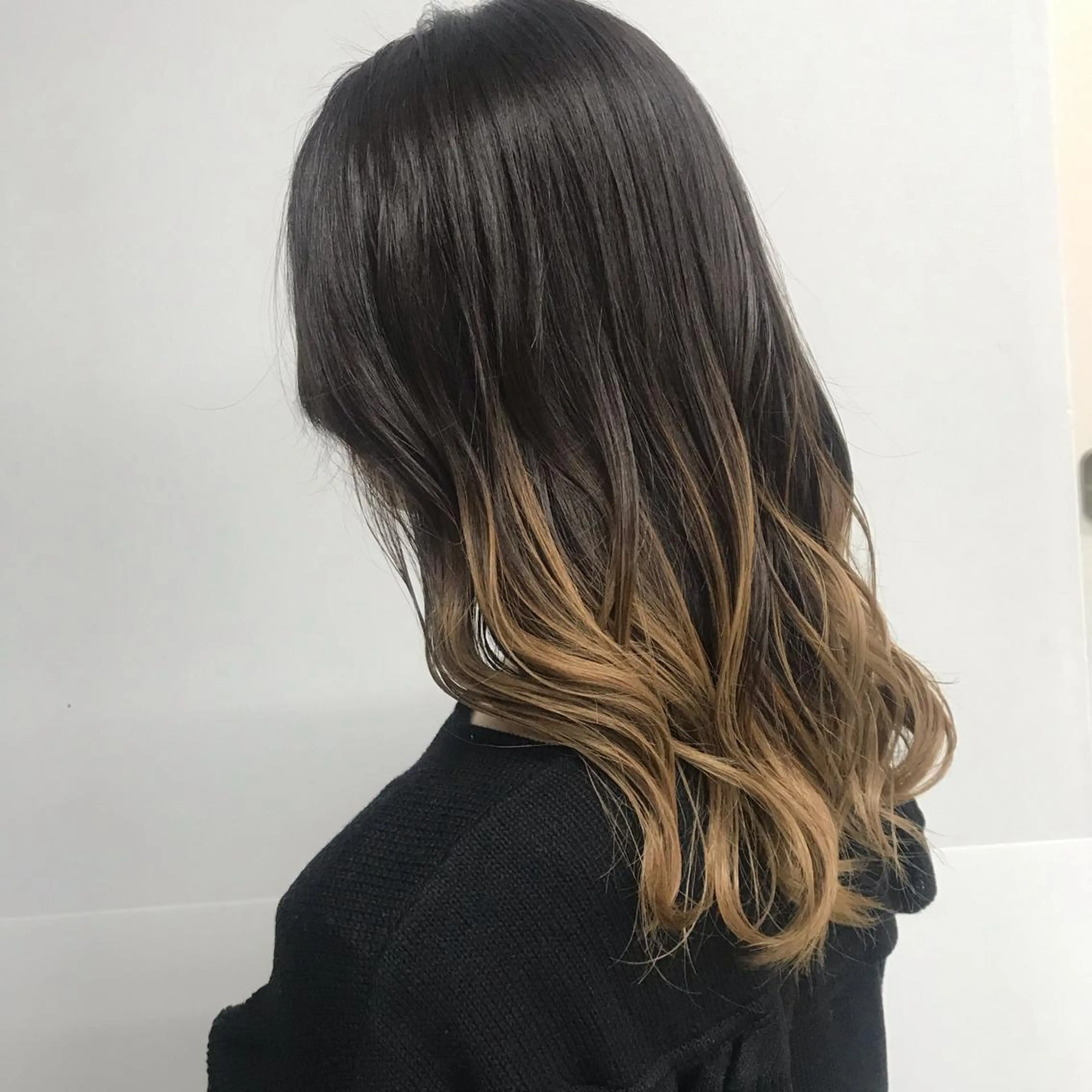 セミロング ヘアカラー 横山 奈央のヘアスタイル