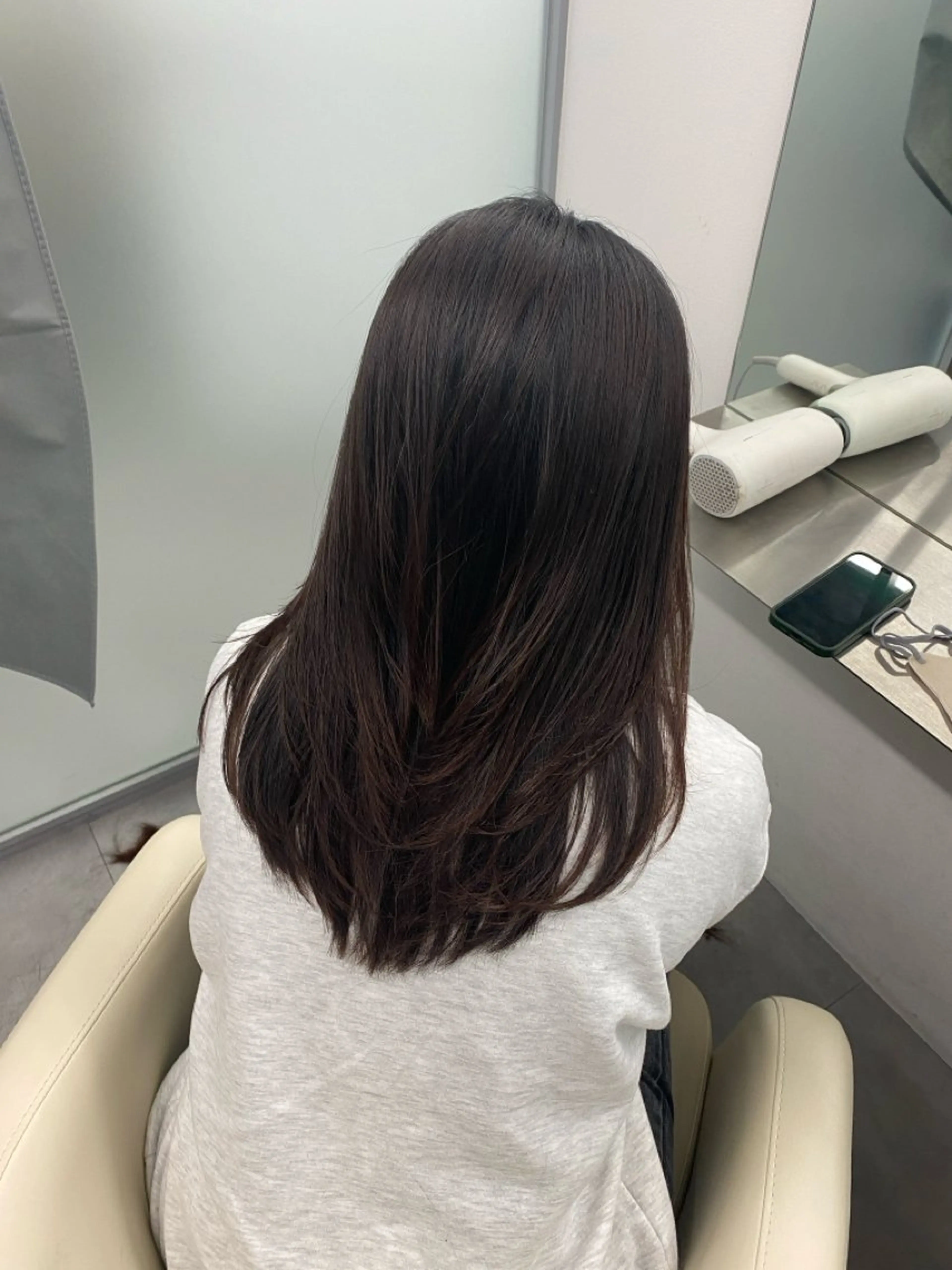 セミロング パーマ 韓国風ヘア レイヤーカット ストレートパーマ 江坂トレンド韓国風 髪質改善shinoのヘアスタイル