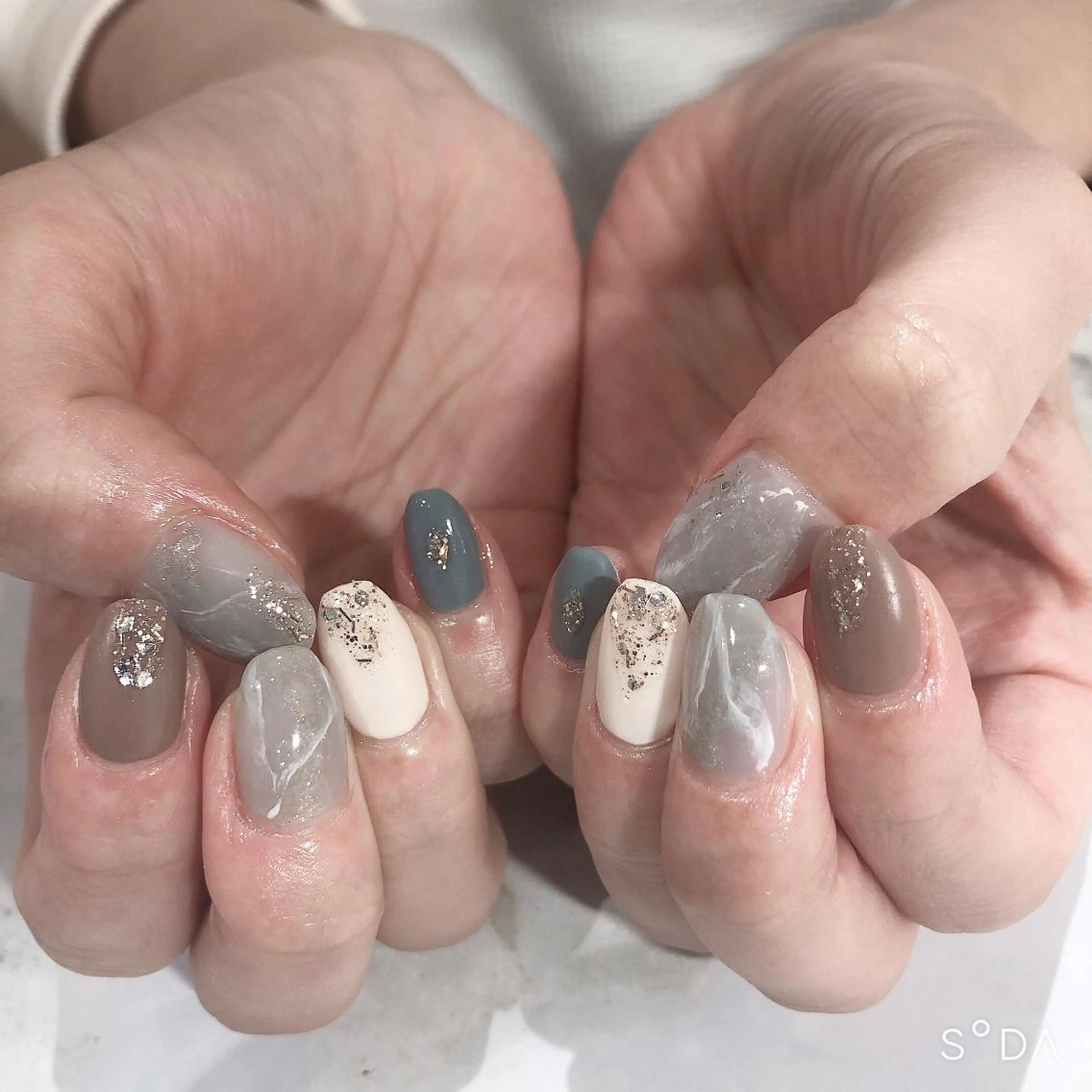 ネイル ニュアンスネイル ハンドネイル 吉野✨ ネイルデザイナー✨のネイルデザイン