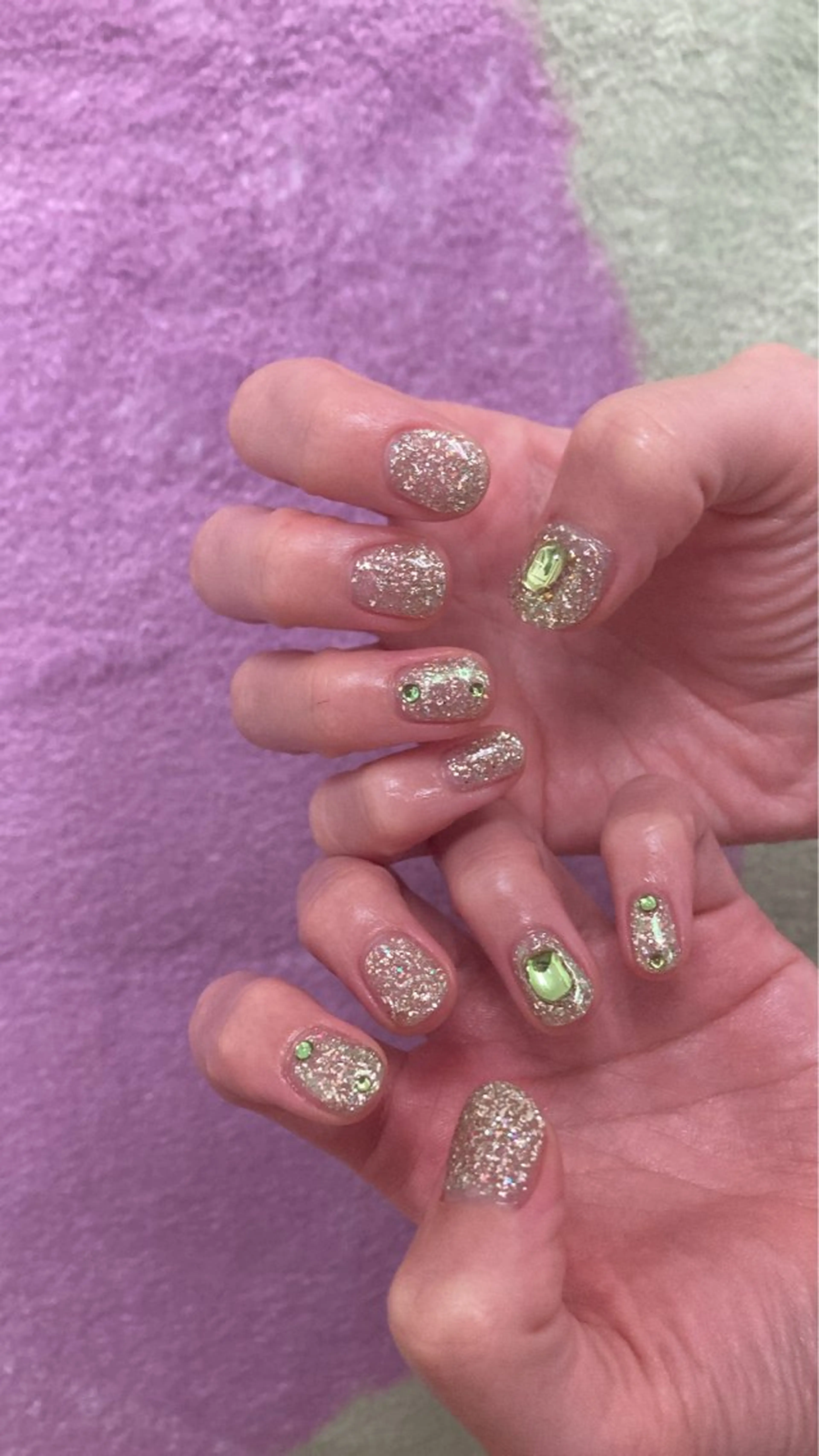 ネイル nailsalon hue所属・小山 羽奈のネイルデザイン