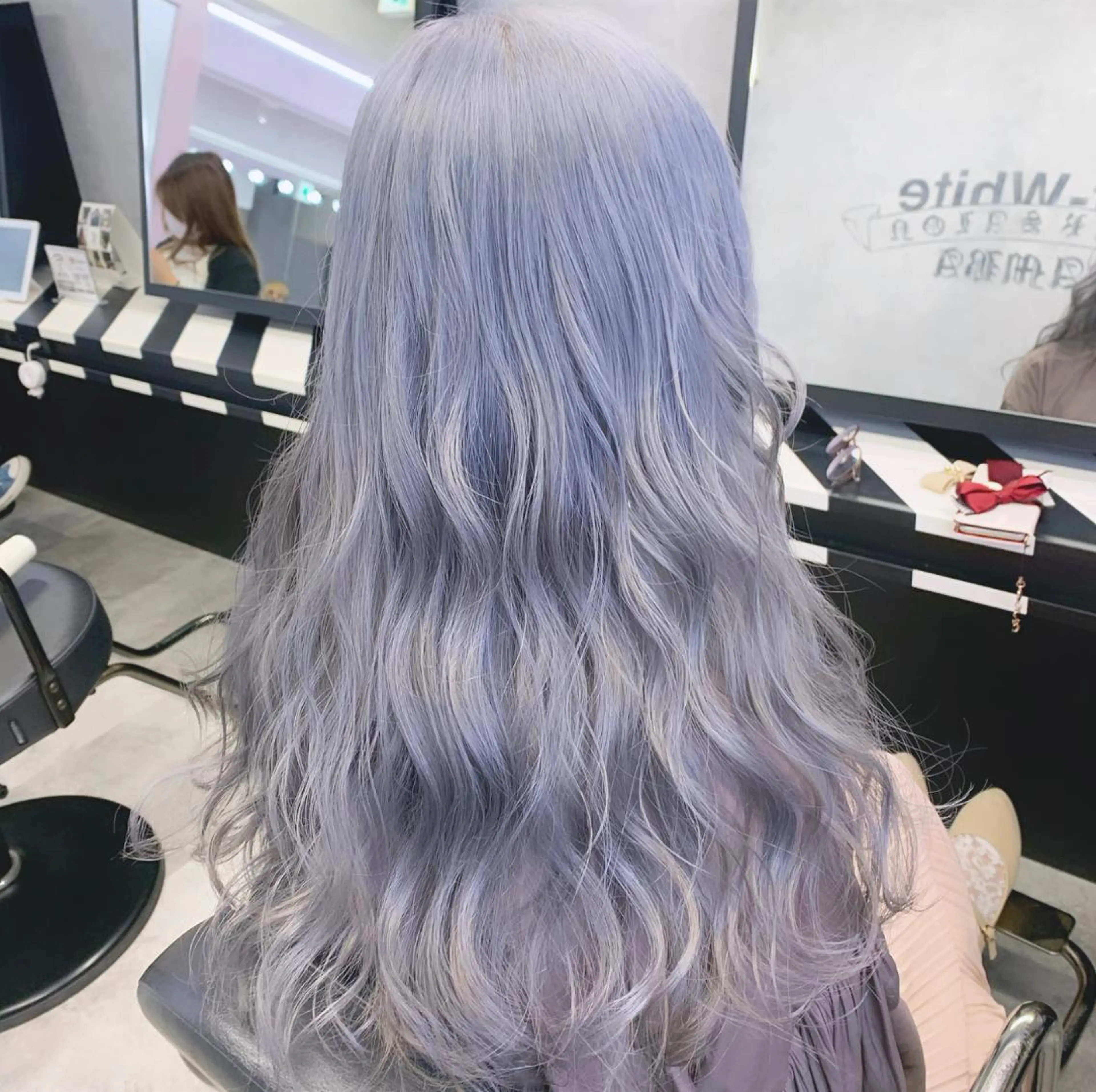 ロング カラー ダブルカラー ハイトーンカラー シルバー Cielroシェイロ所属・ブリーチ&エクステ 🥀ケアカラー特化のヘアスタイル