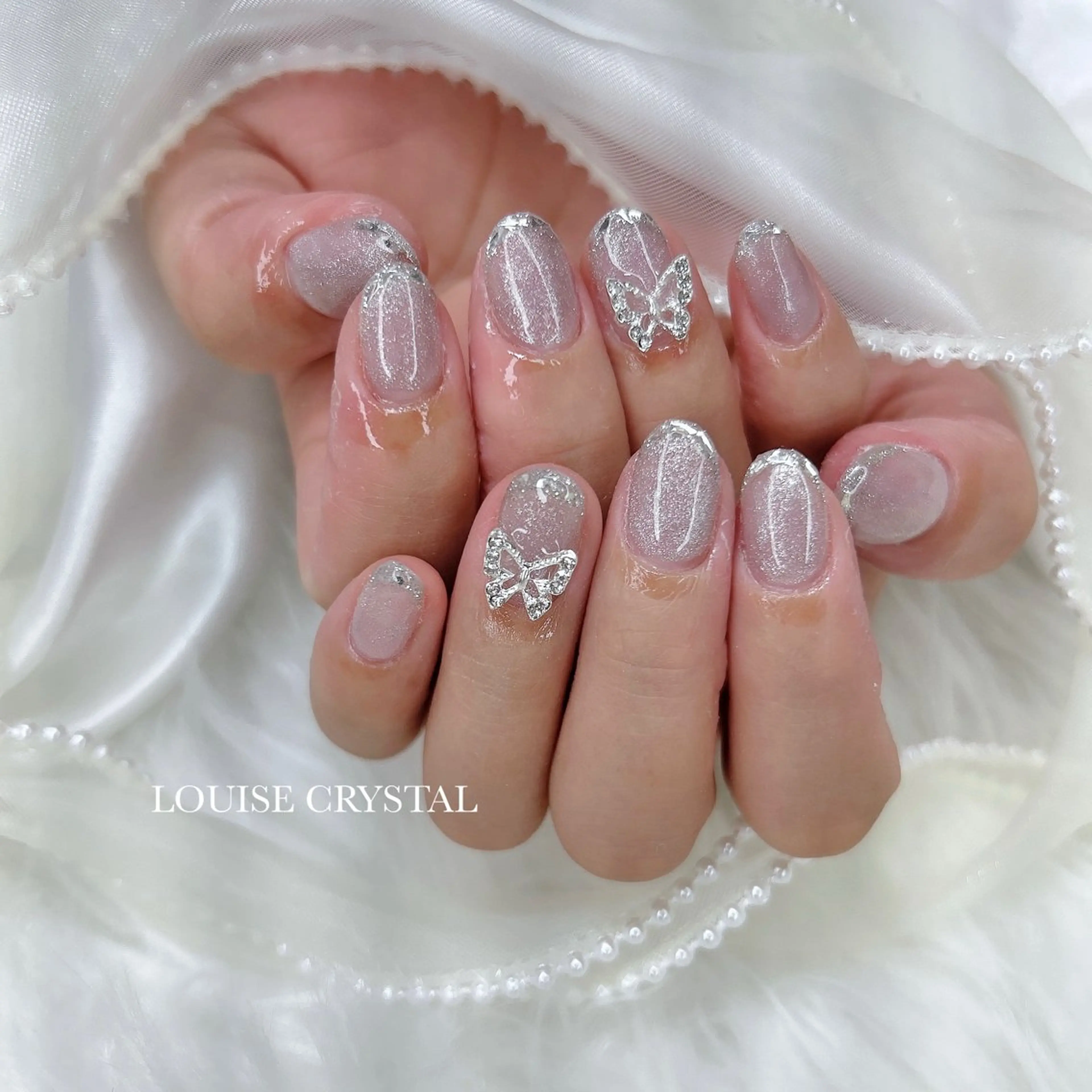 ネイル マグネットネイル ハンドネイル LOUISE CRYSTALのネイルデザイン