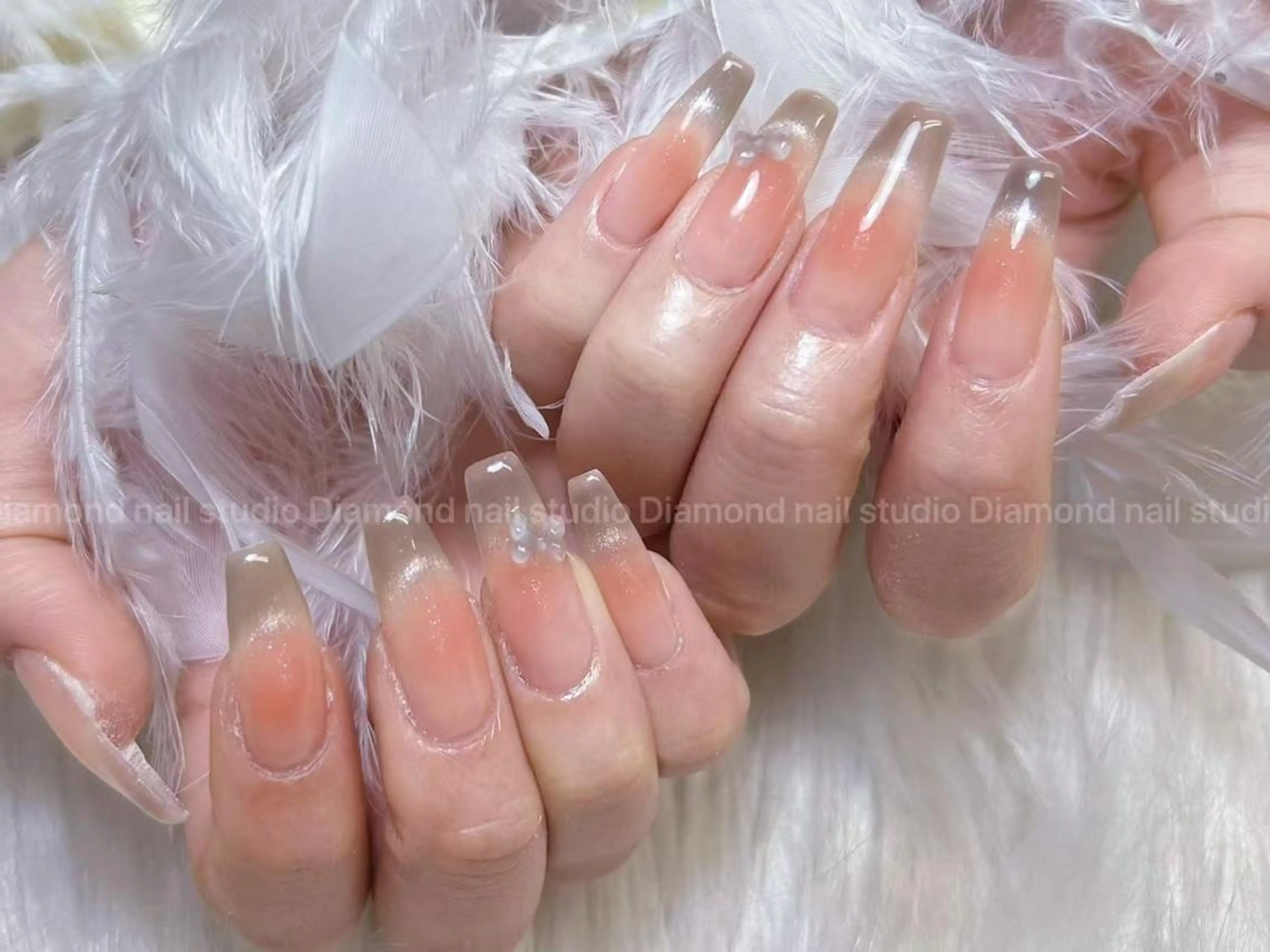 ネイル アートネイル オーロラネイル ガーリー キラキラネイル 韓国ネイル DIAMOND 💅のネイルデザイン