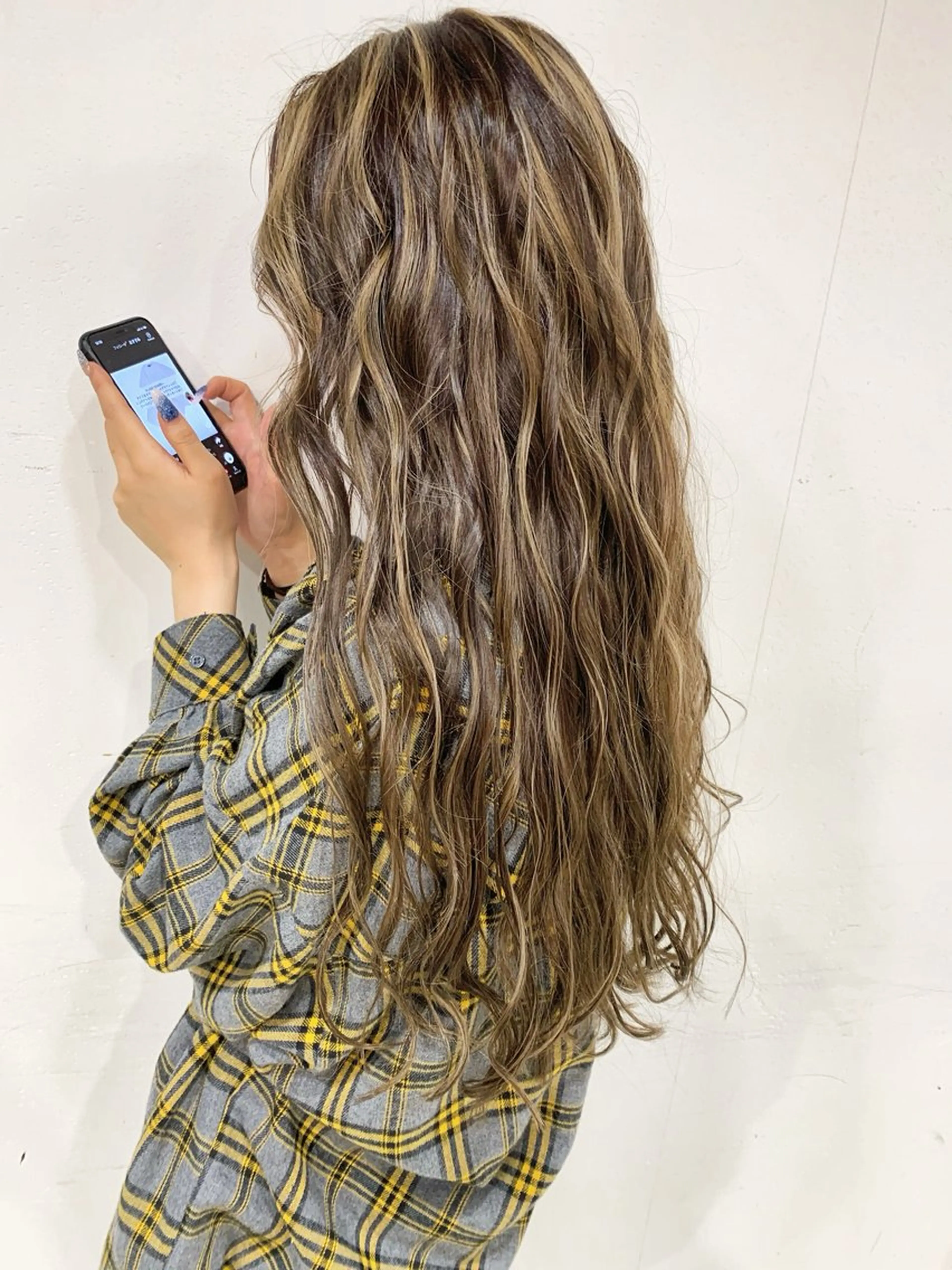 ロング トリートメント カット ヘアカラー トリートメント 【🌟白髪ぼかし🌟 】レイヤー‼️長谷川のヘアスタイル