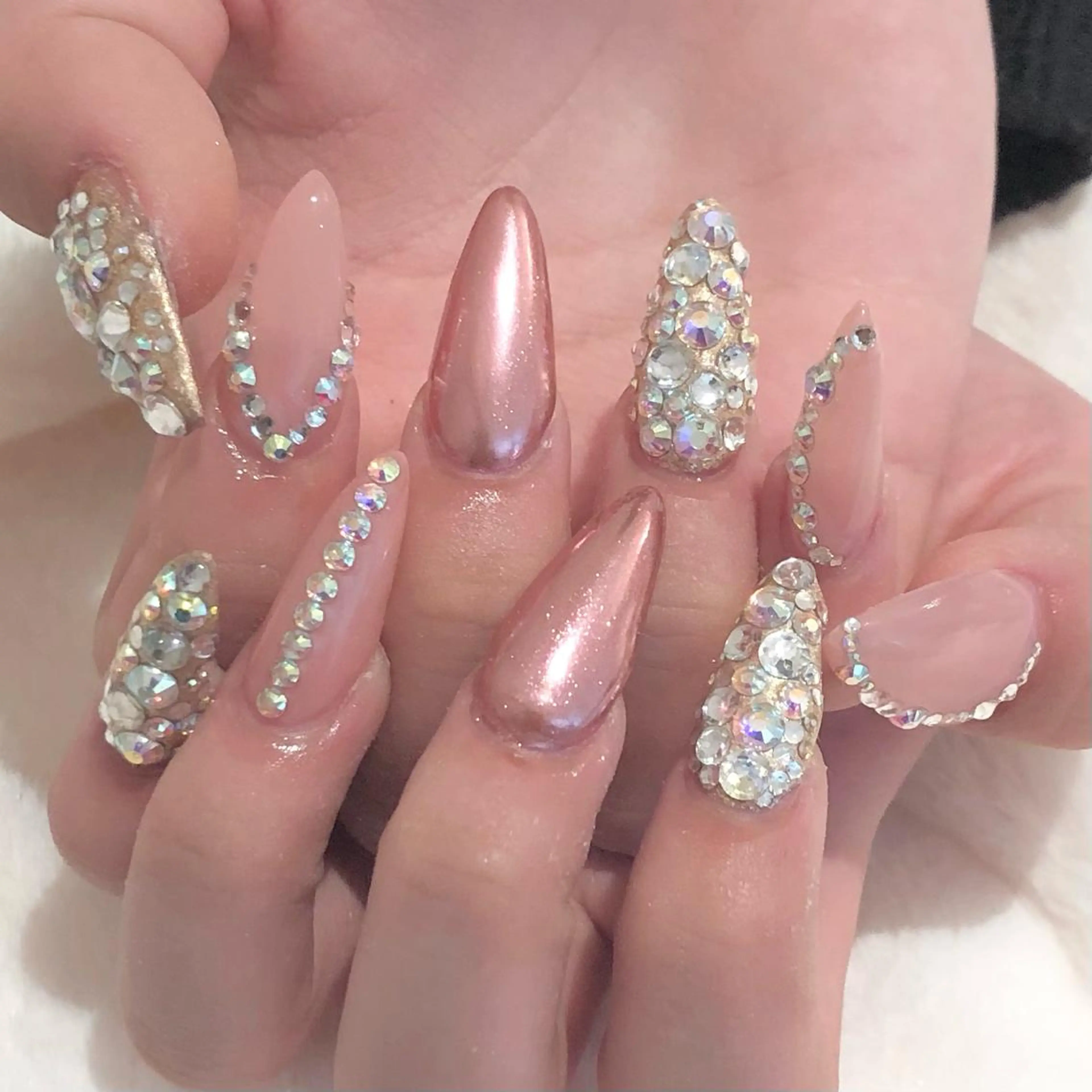 ネイル ドライヘッドスパ 名古屋駅徒歩5分のエステ・リラクイメージ