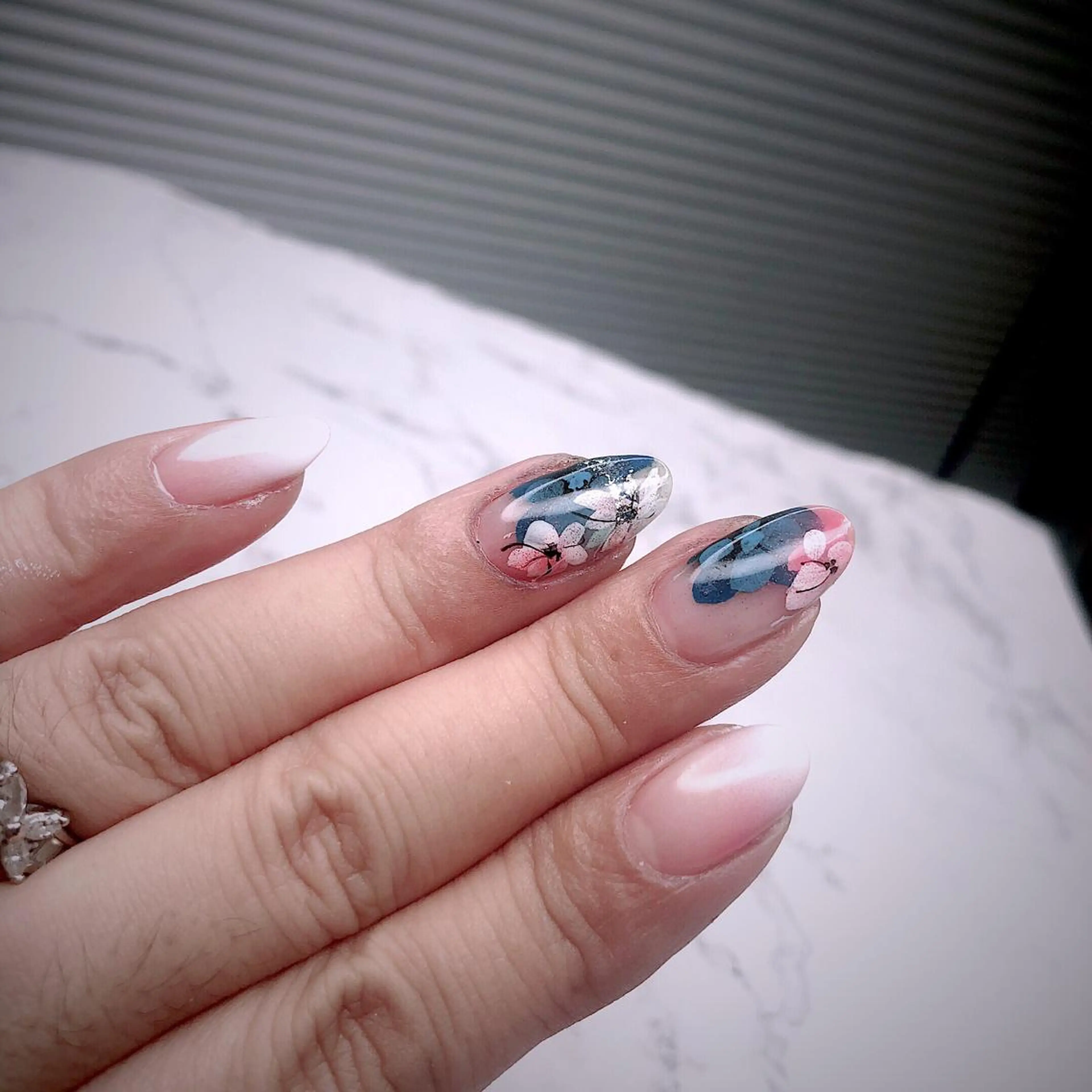 ミディアム めぐみのネイルサロン 惠のネイルデザイン