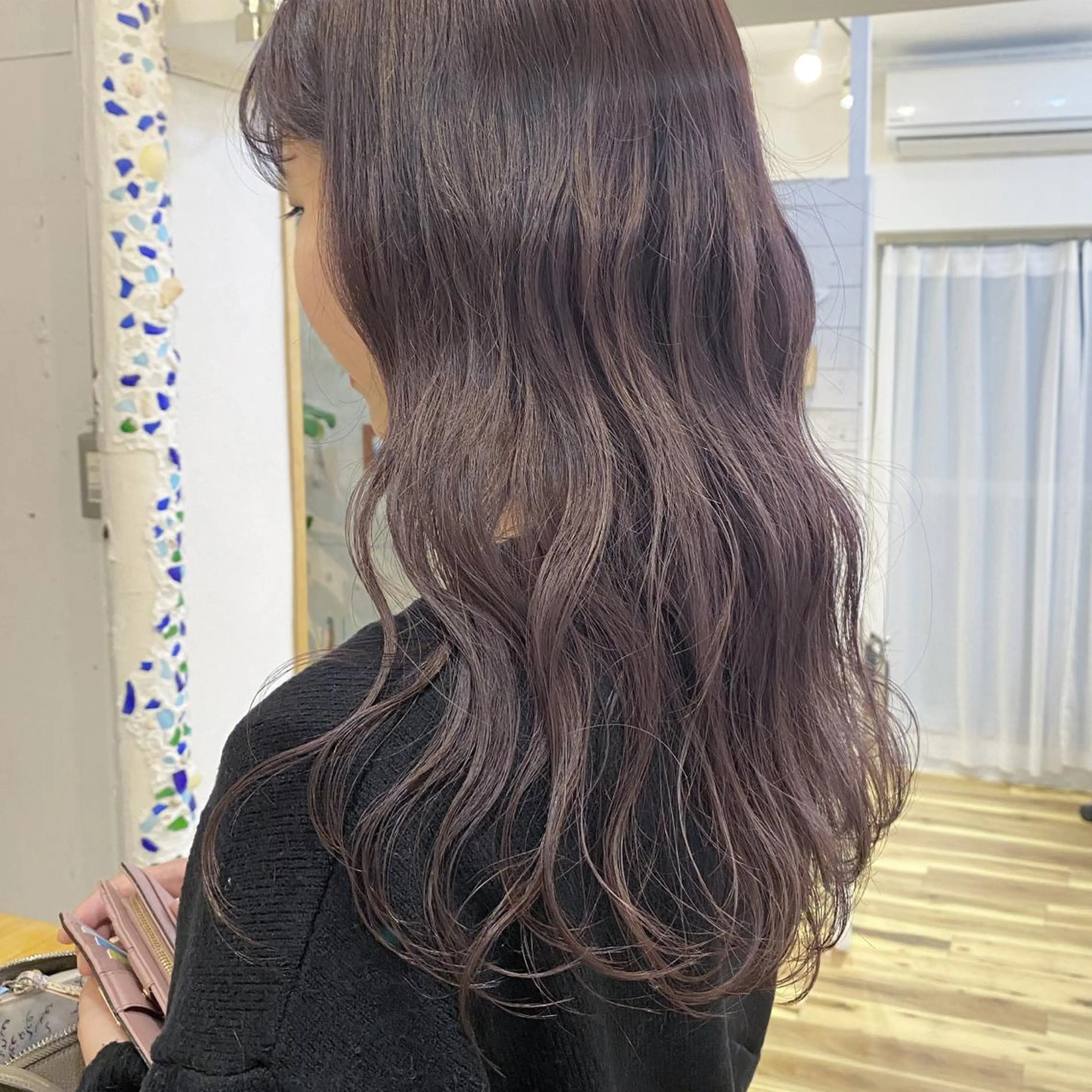 ロング ブリーチなしカラー ダブルカラーエクステのヘアスタイル