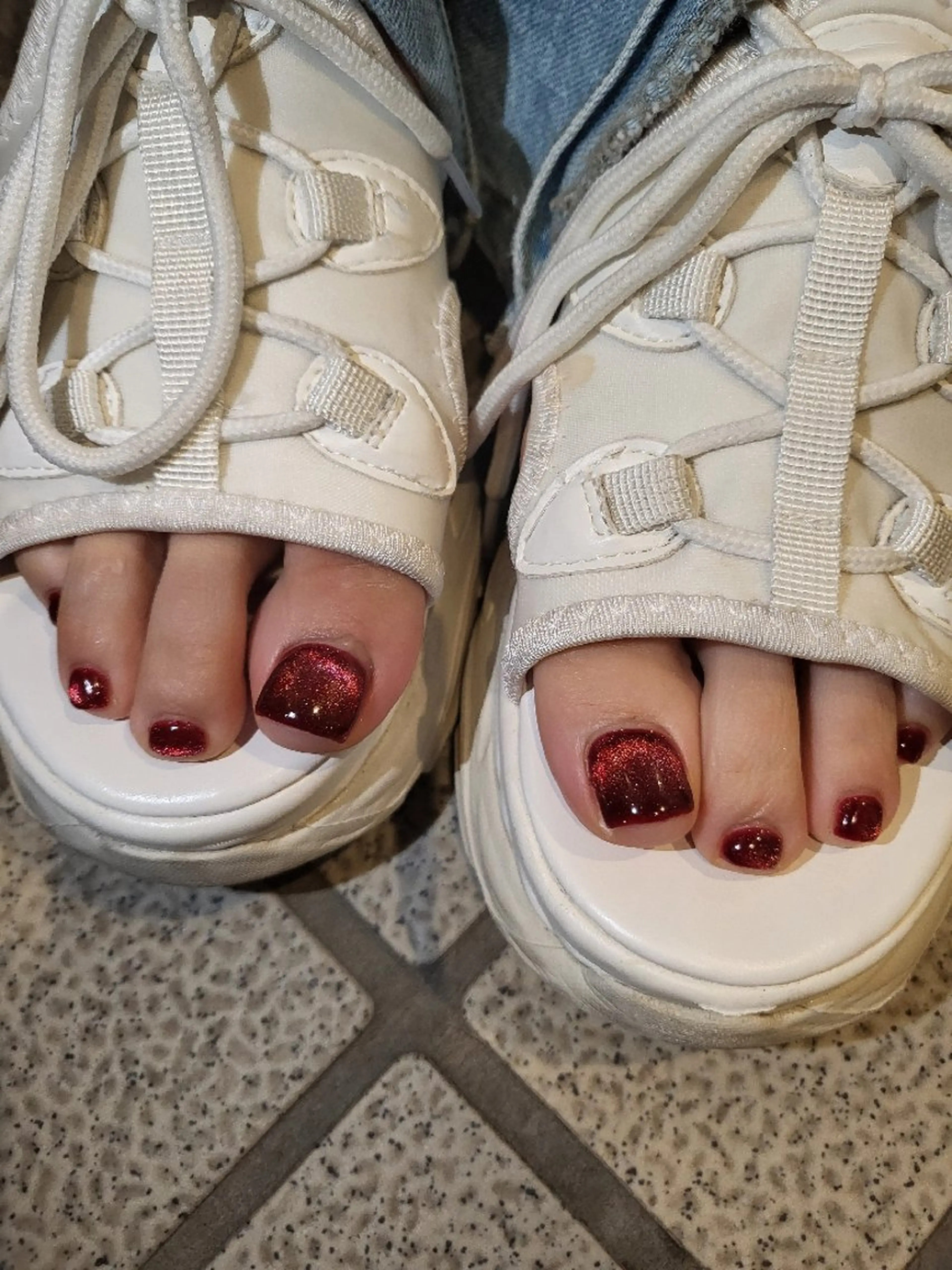 ジュニアネイリストのワンカラーフットネイルの写真