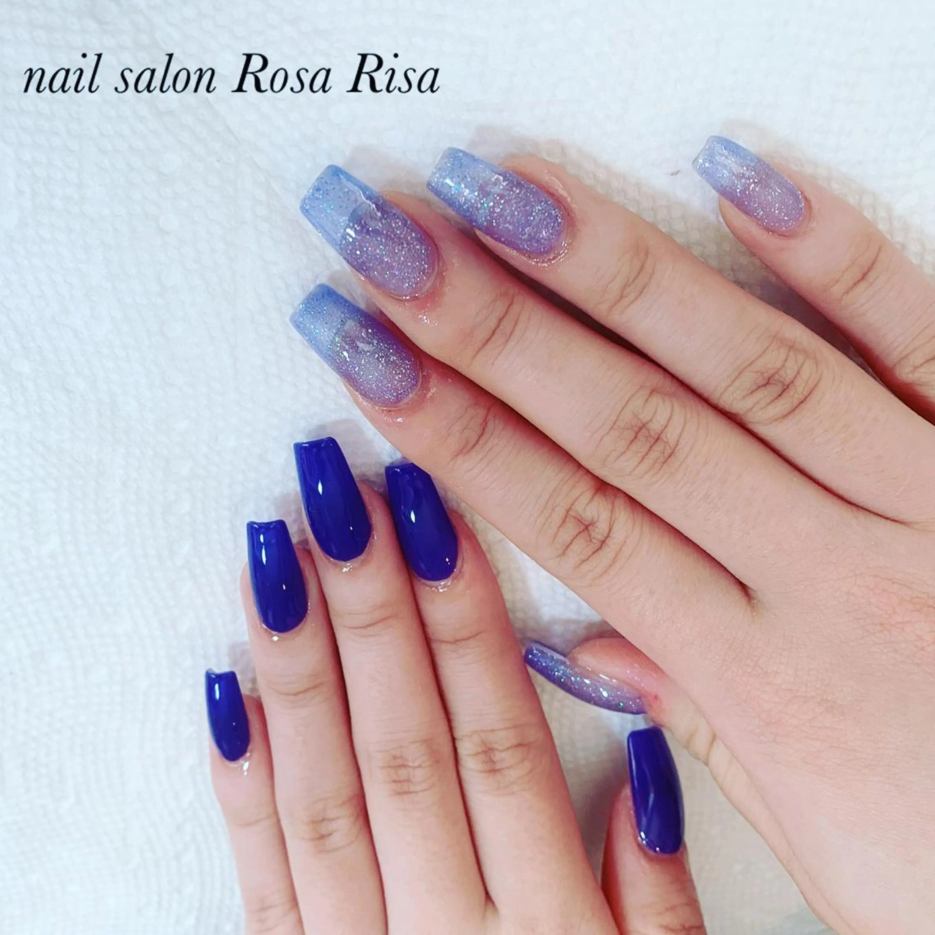 セミロング ネイル ブルー ハンドネイル ネイルスタジオ シェイクユアハンズのネイルデザイン