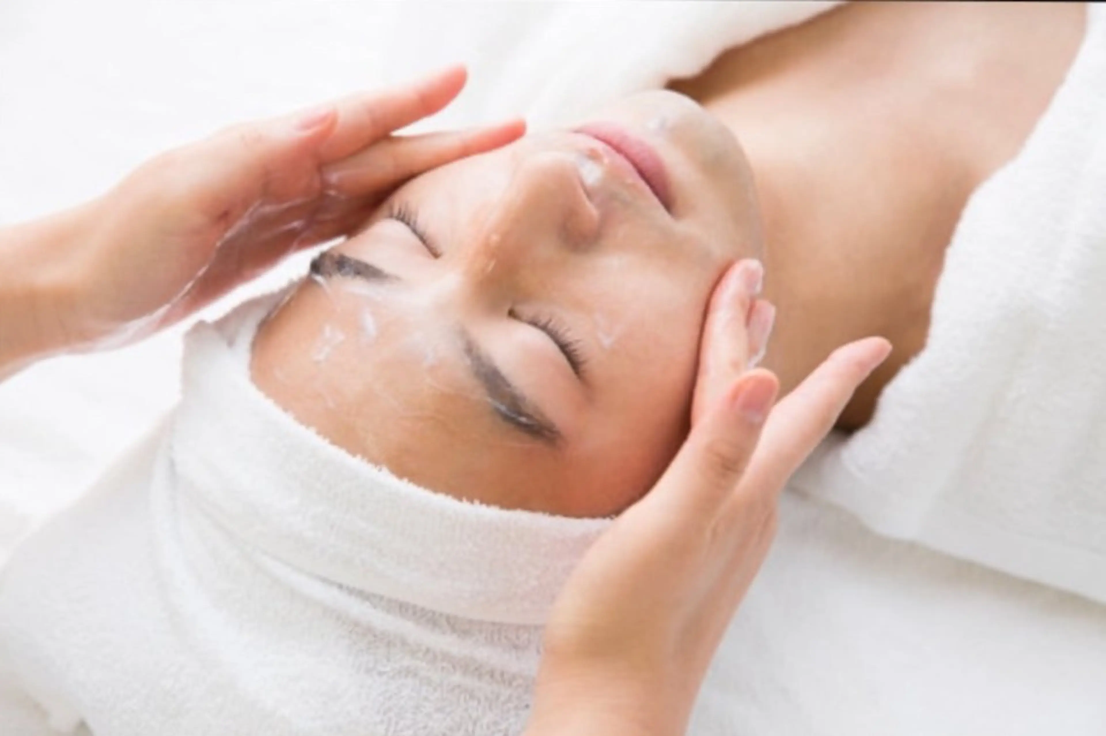 メンズフェイシャル&デコルテの写真