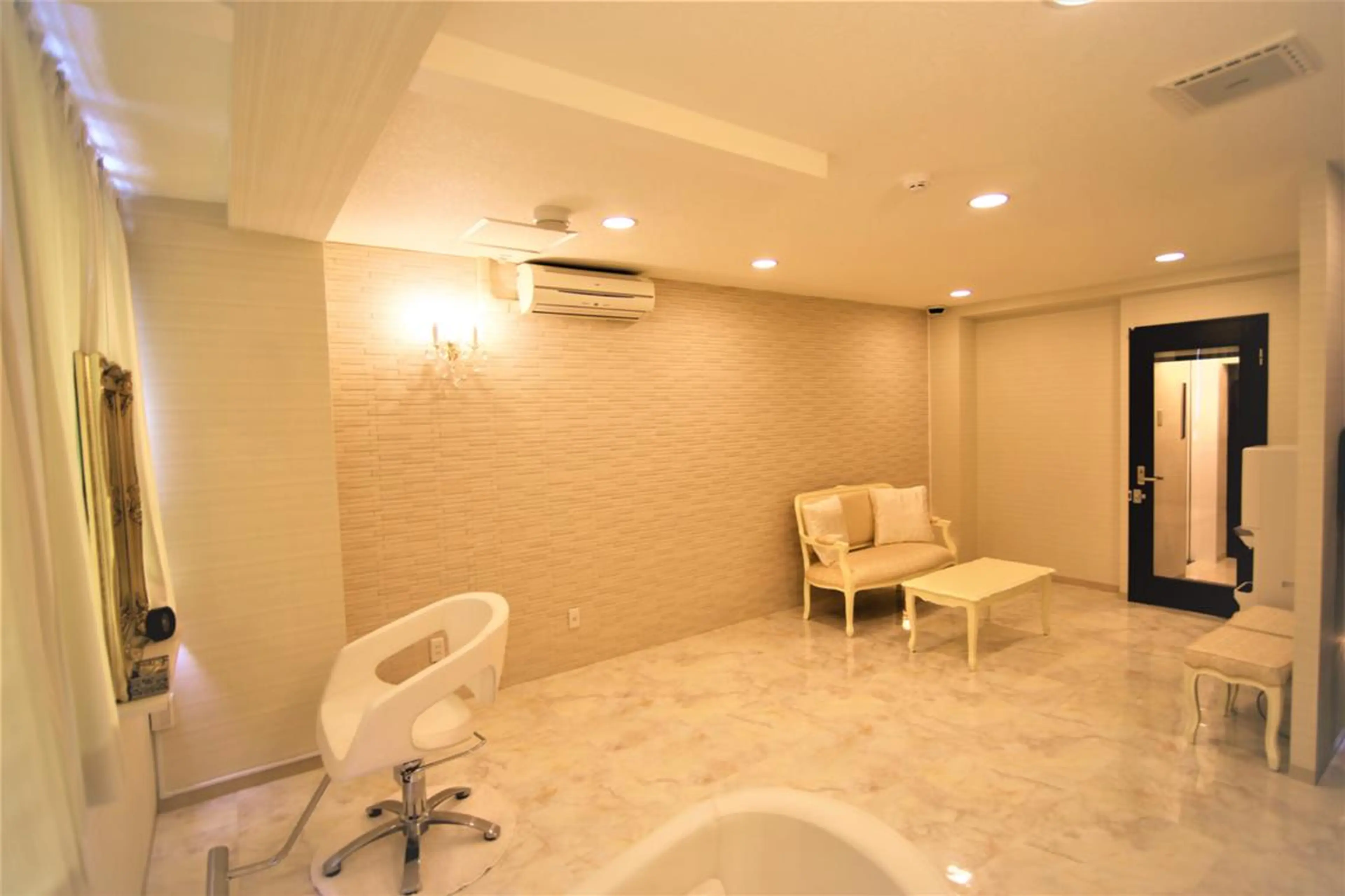 マツエク・マツパ 姿勢・骨盤/小顔矯正 痩身ダイエット 横田のエステ・リラクイメージ