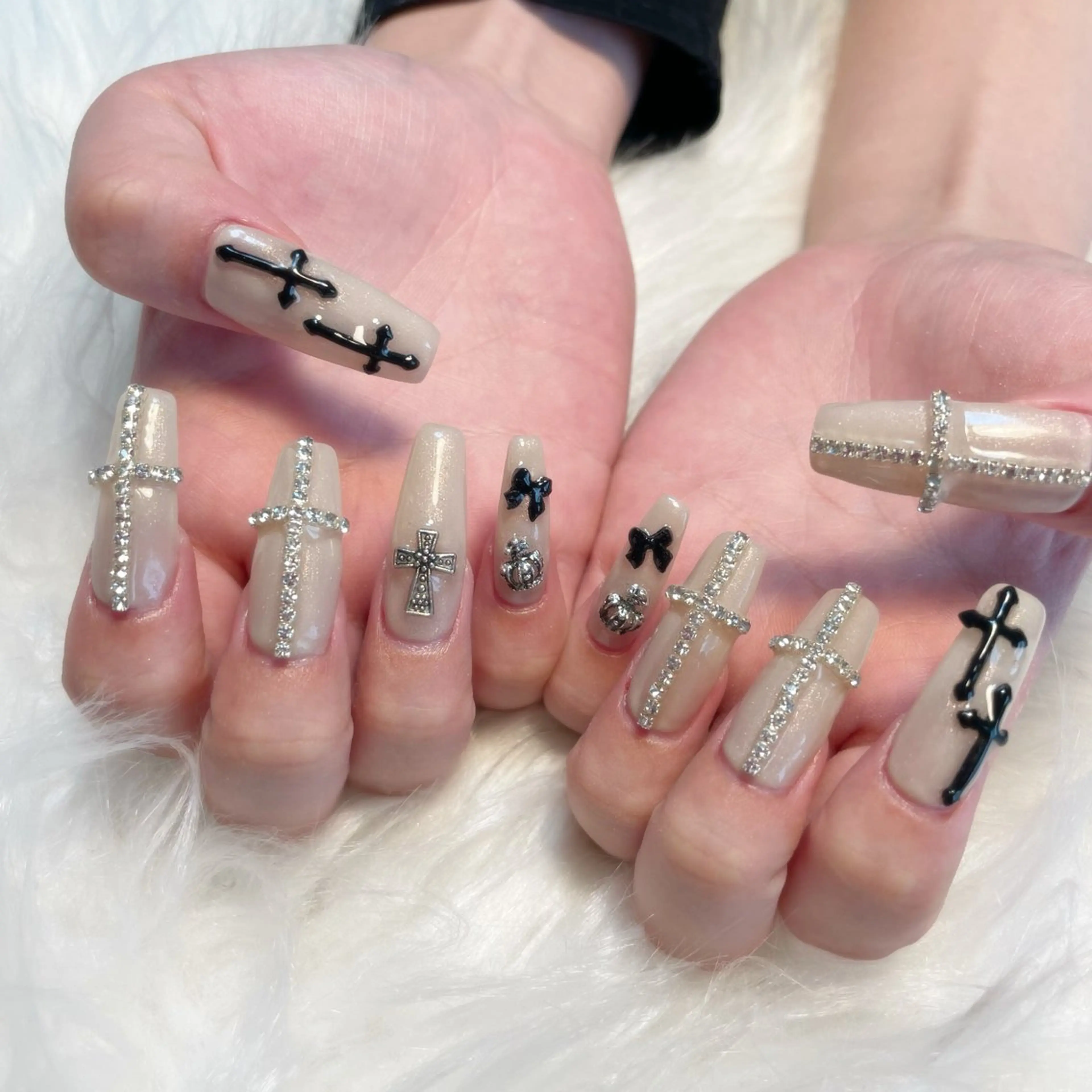 ネイル ハンドネイル ゴテゴテ💙ワンホン リオナのネイルデザイン