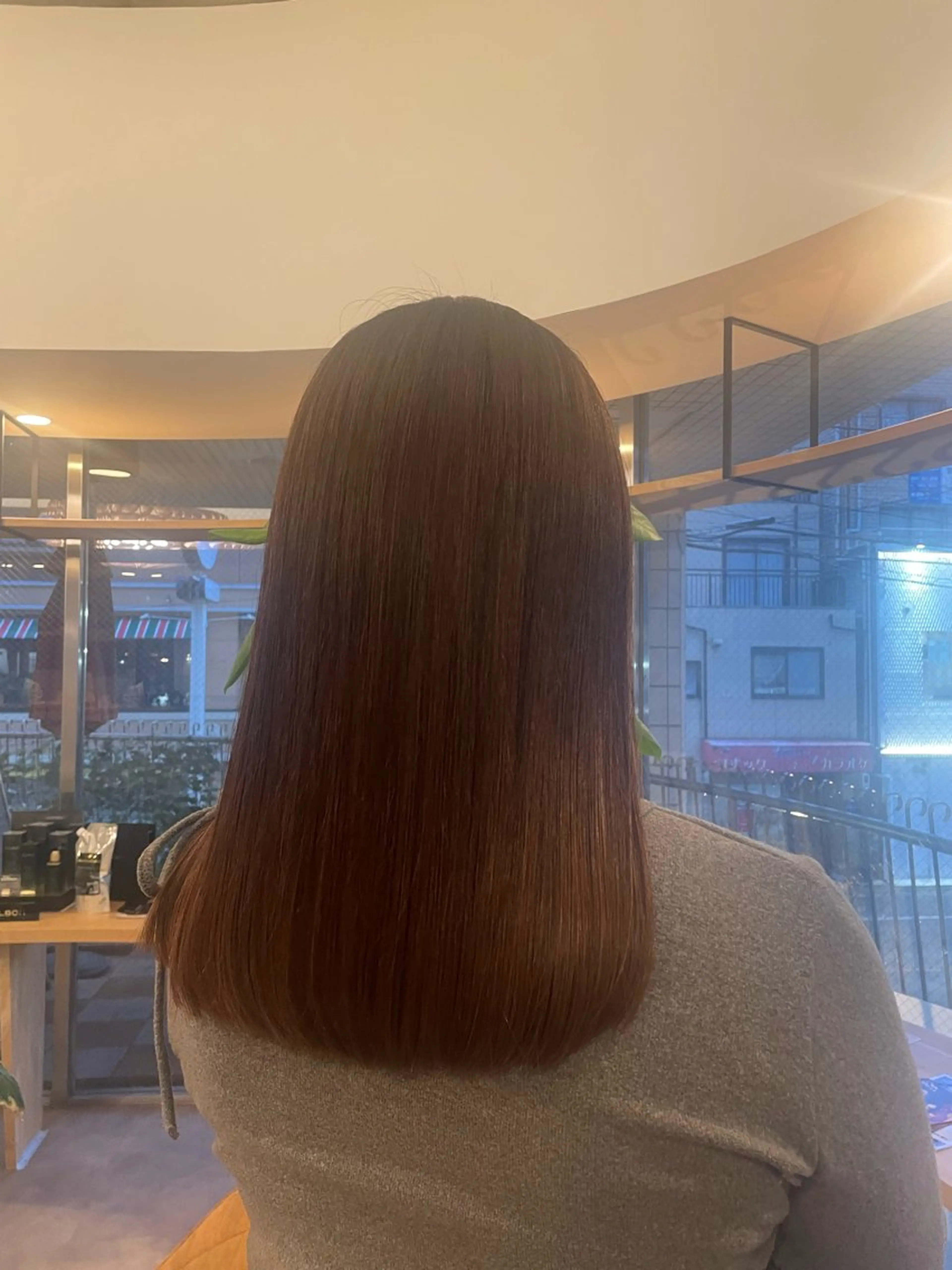 ロング 小西 優萌のヘアスタイル