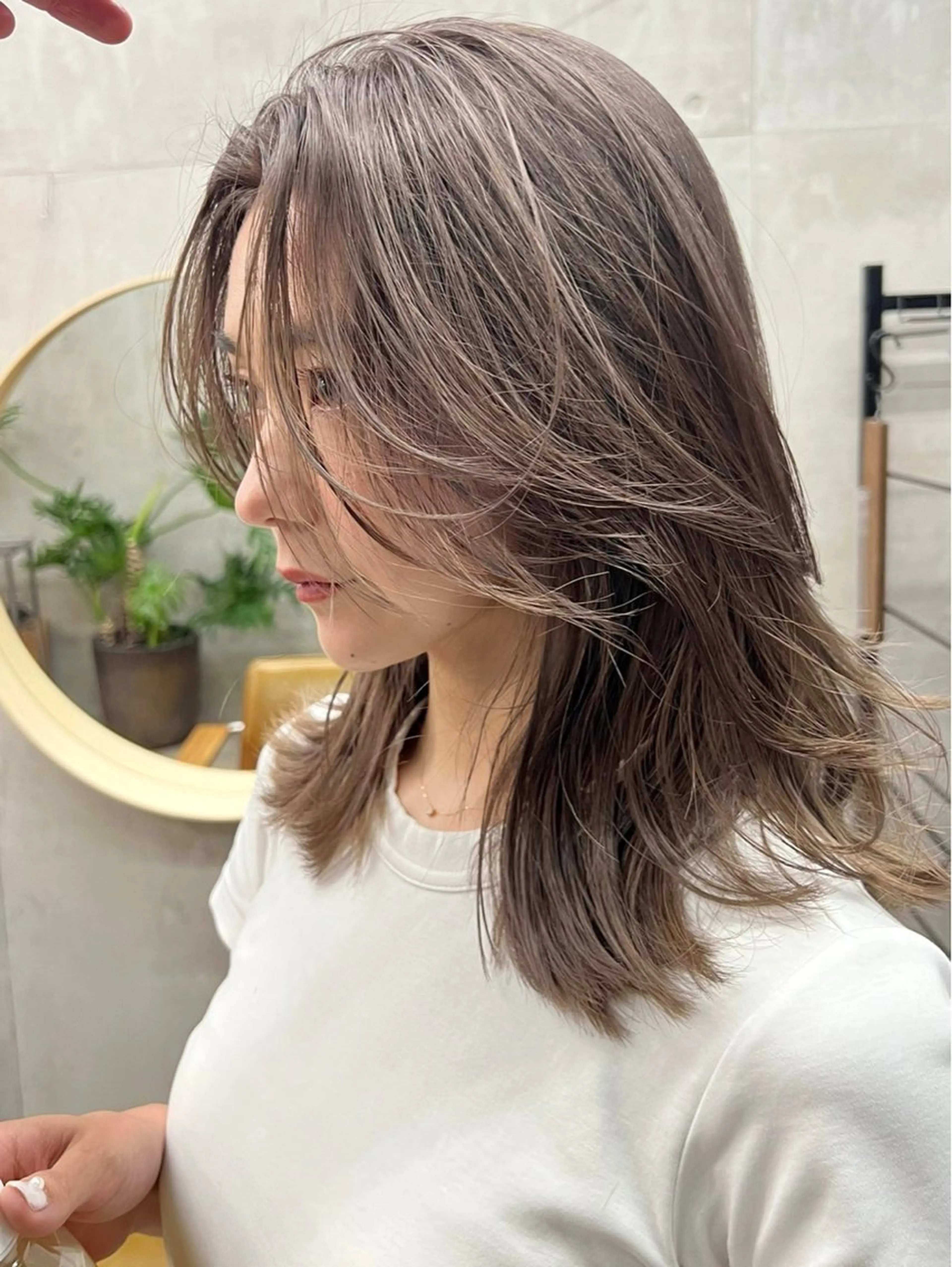 ロング カラー ベージュカラー ブリーチ ケアブリーチ 透明感カラー ダブルカラー SALT WATER所属・🫐 𝐌𝐚𝐨 🫐似合わせcutのヘアスタイル