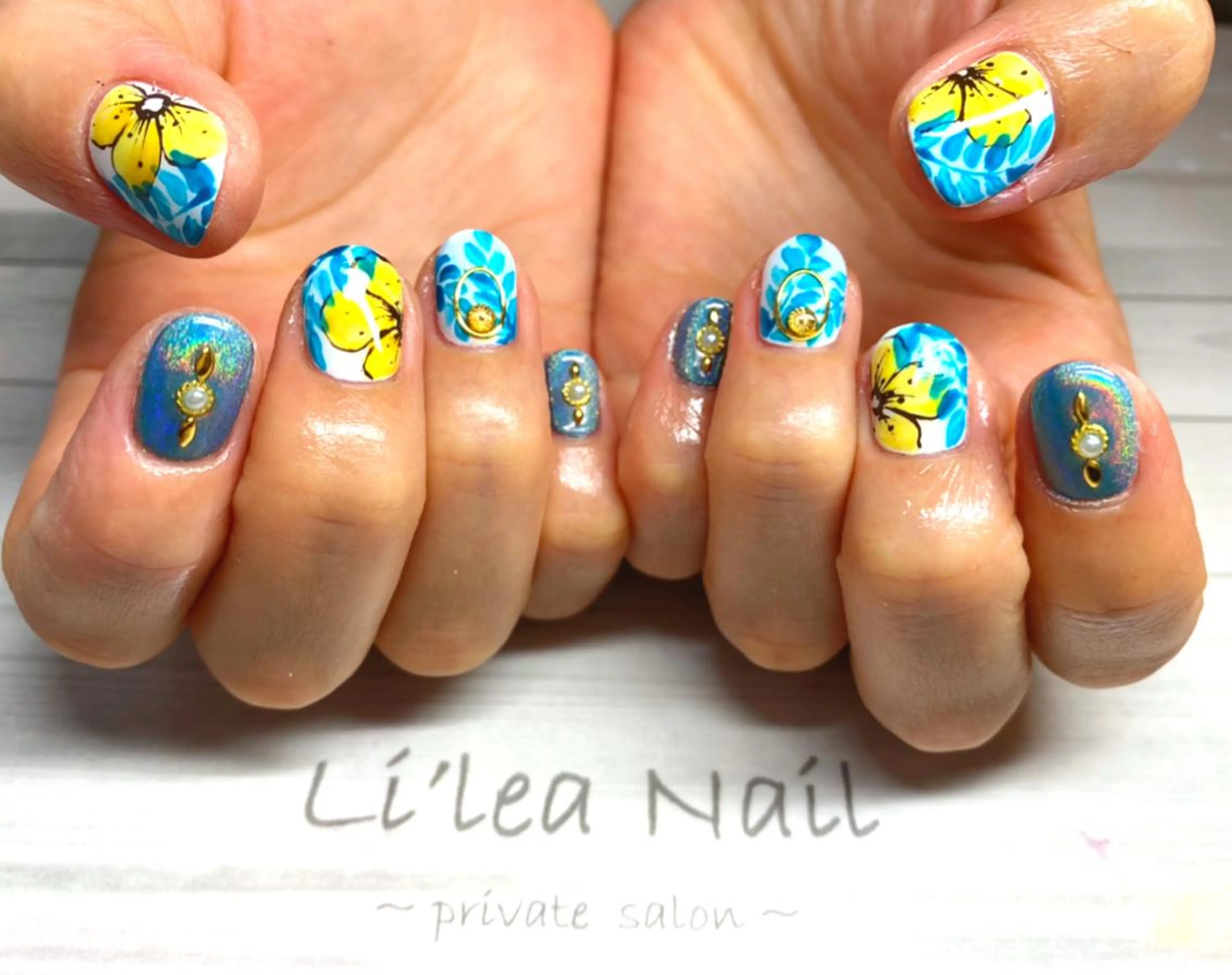 ネイル Li'leaNail AINAのネイルデザイン