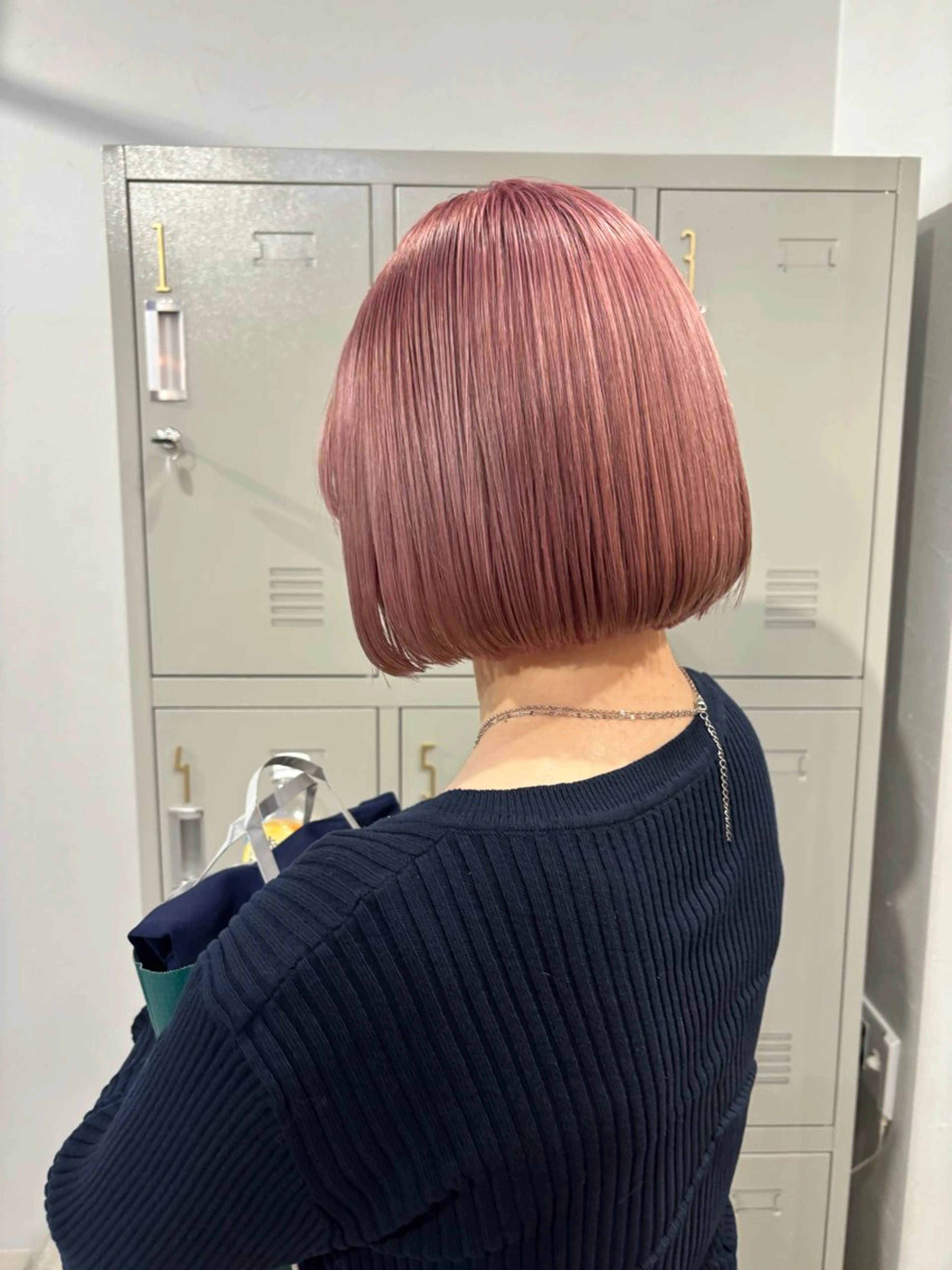 ミディアム ボブ ヘアカラー lani hair salon所属・SHOTO ハイトー ン/デザインカラーのヘアスタイル