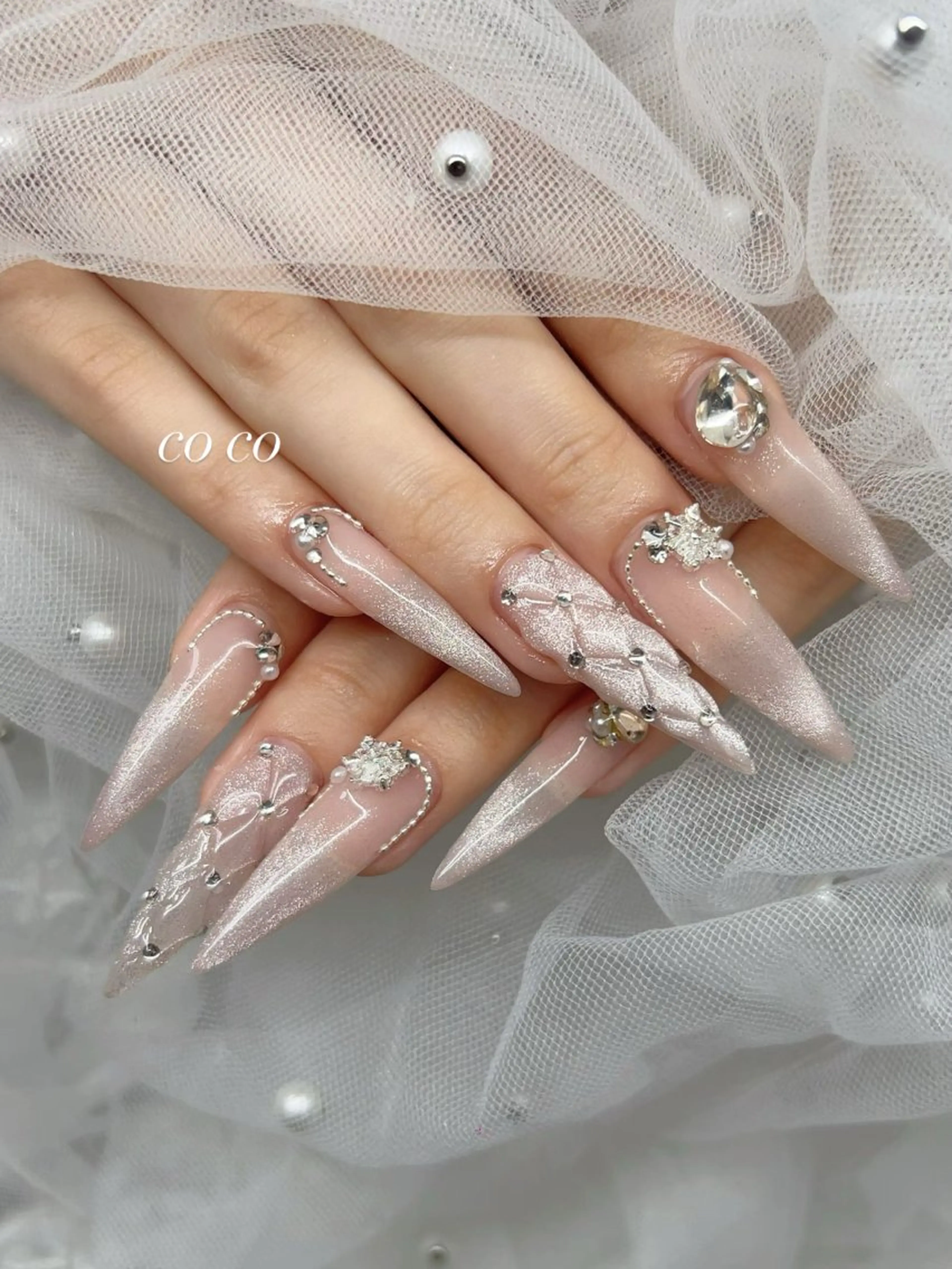 ネイル 韓国ネイル ロングネイル シンプルネイル ストーンネイル ハンドネイル COCO ネイルのネイルデザイン