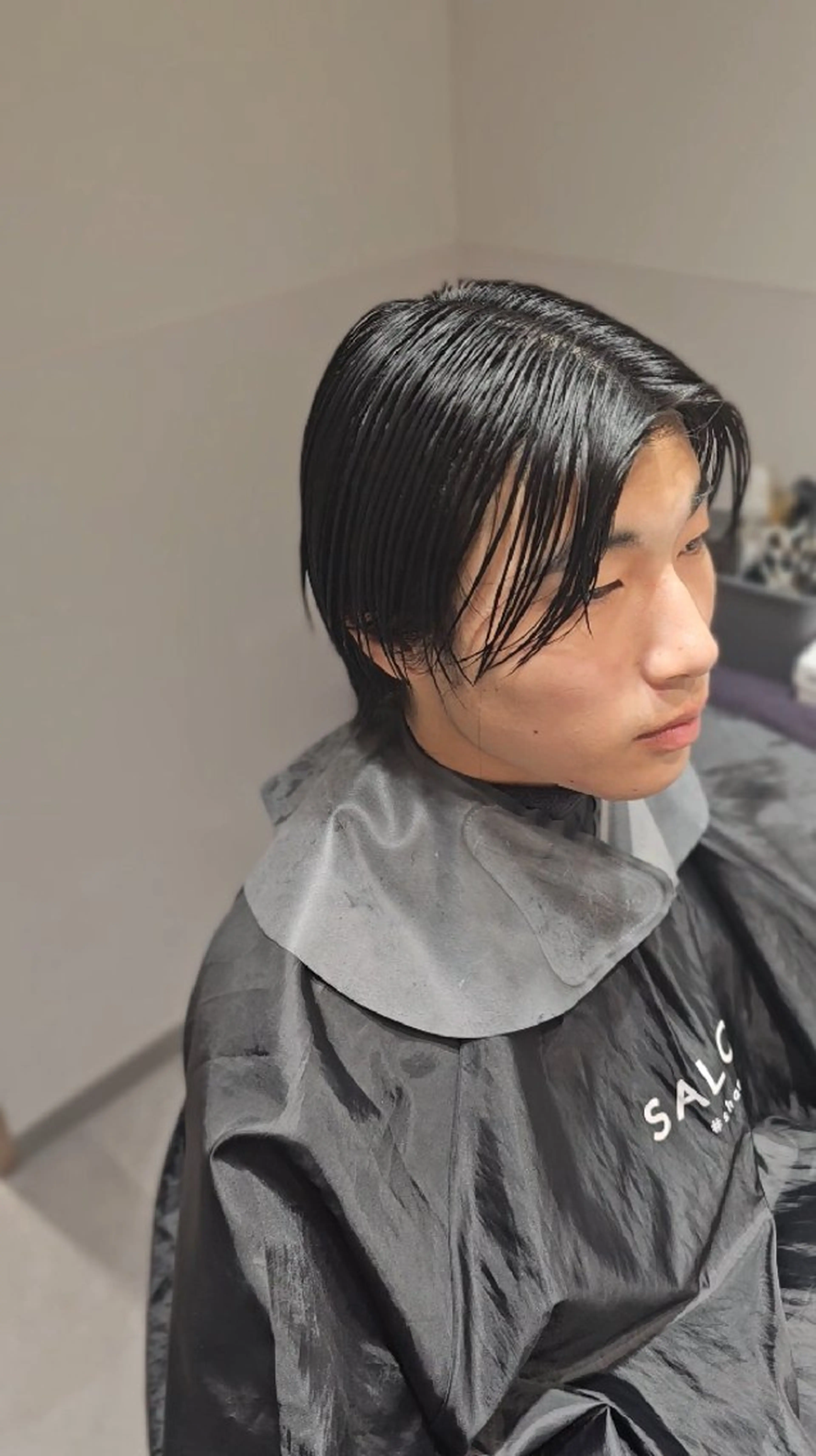 ショート メンズ センターパート メンズウルフカット ウルフカット カット サロウィン　神戸三宮店所属・三宮No.1ブリーチ 無しカラー/杉山太貴のヘアスタイル