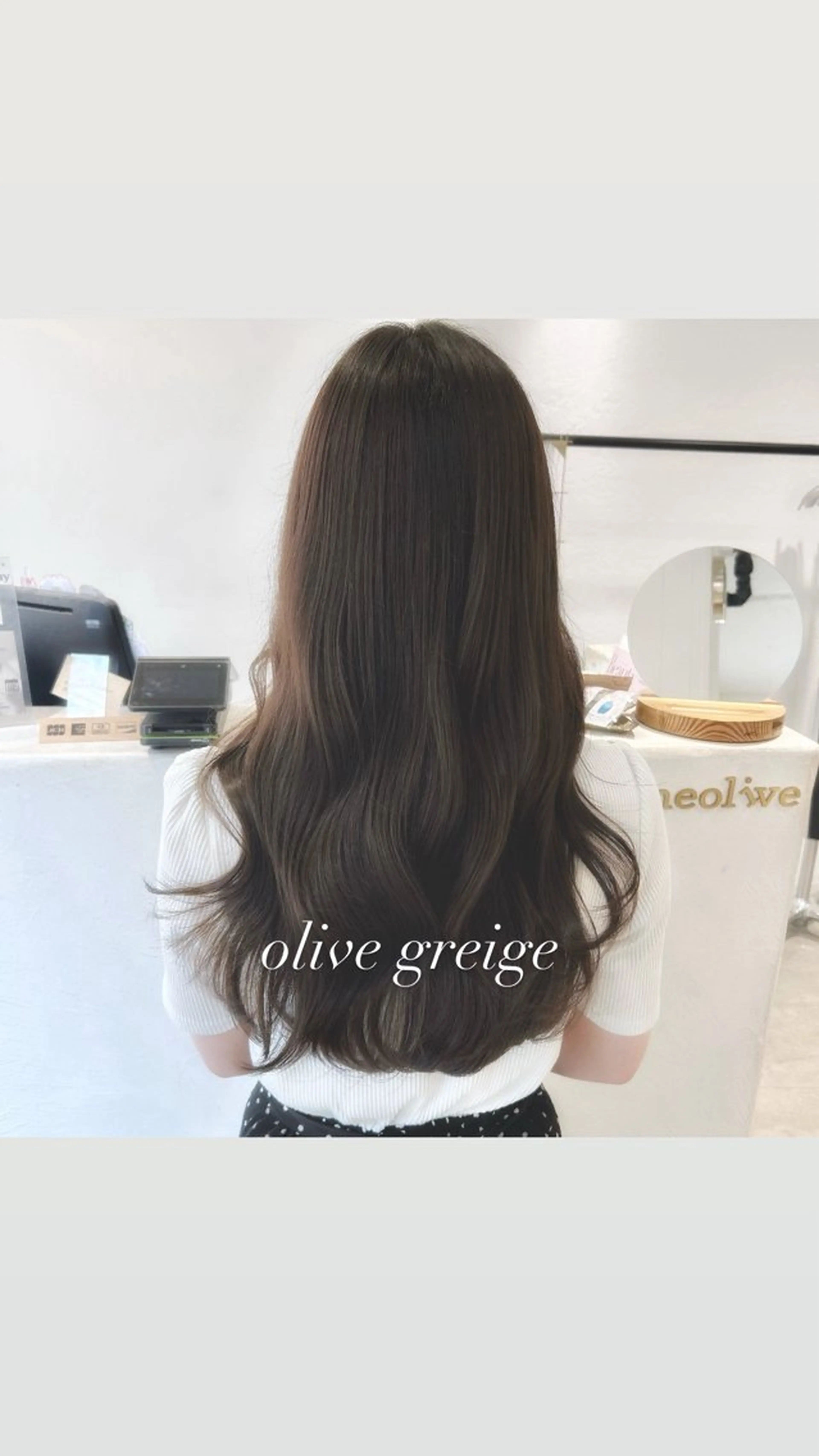 ロング レイヤーカット カット ヘアカラー トリートメント 艶カラー/韓国風ヘア 🩵shioneのヘアスタイル