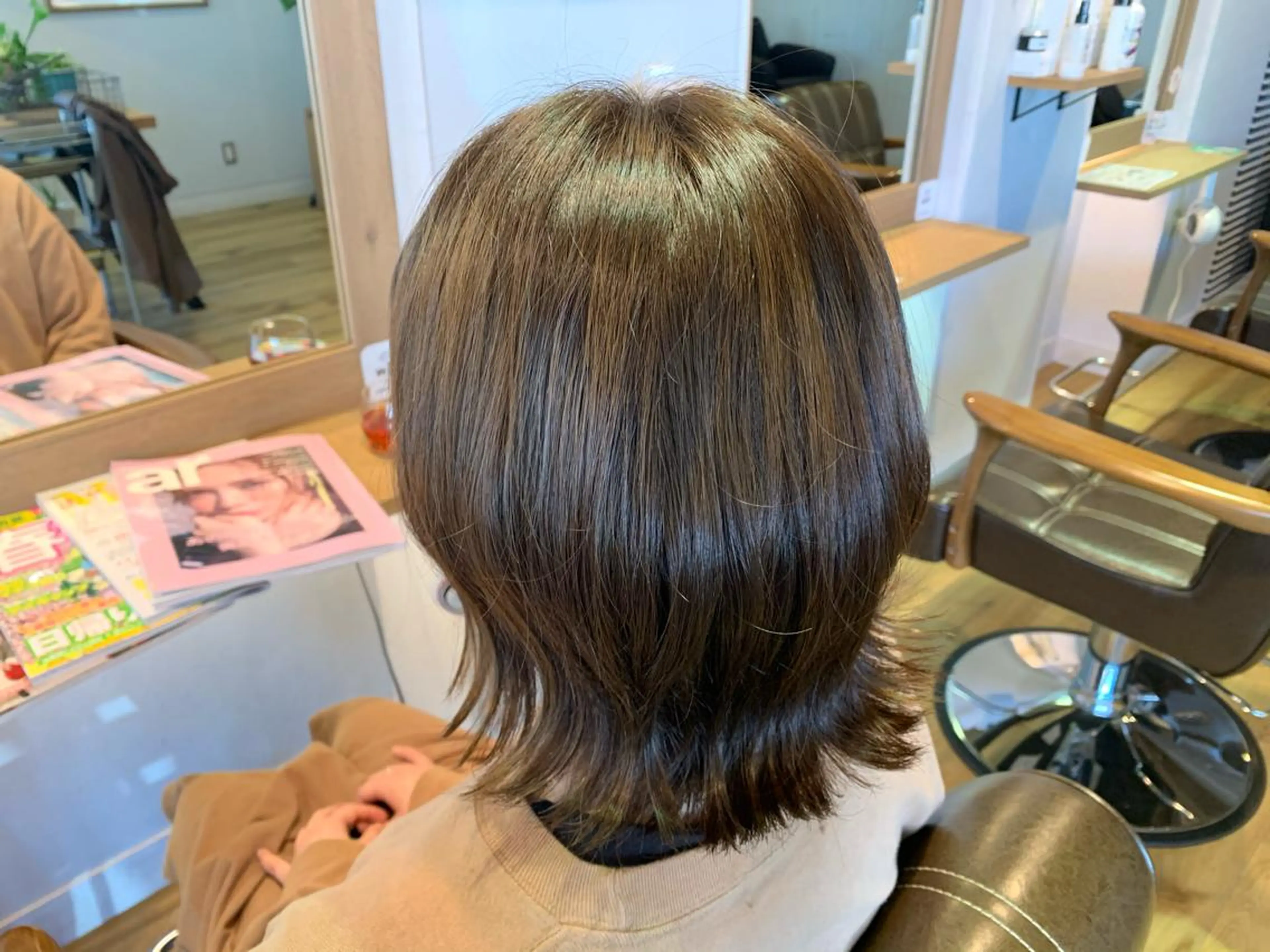 ミディアム カラー ヘアカラー トリートメント ツキダテ ユイのヘアスタイル