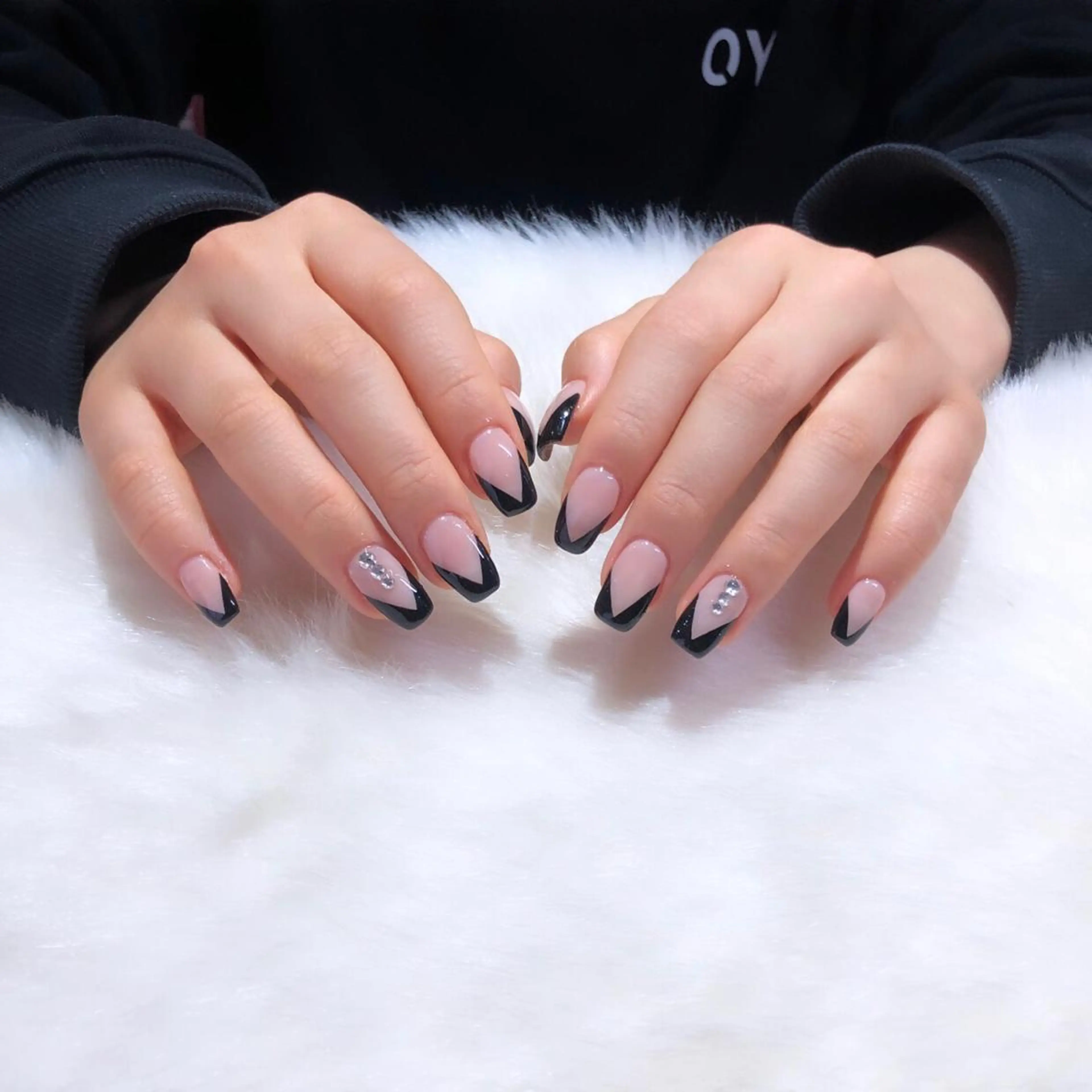 ネイル ハンドネイル フットネイル ハンドケア Nes.Nail所属・Miyagi Asamiのネイルデザイン