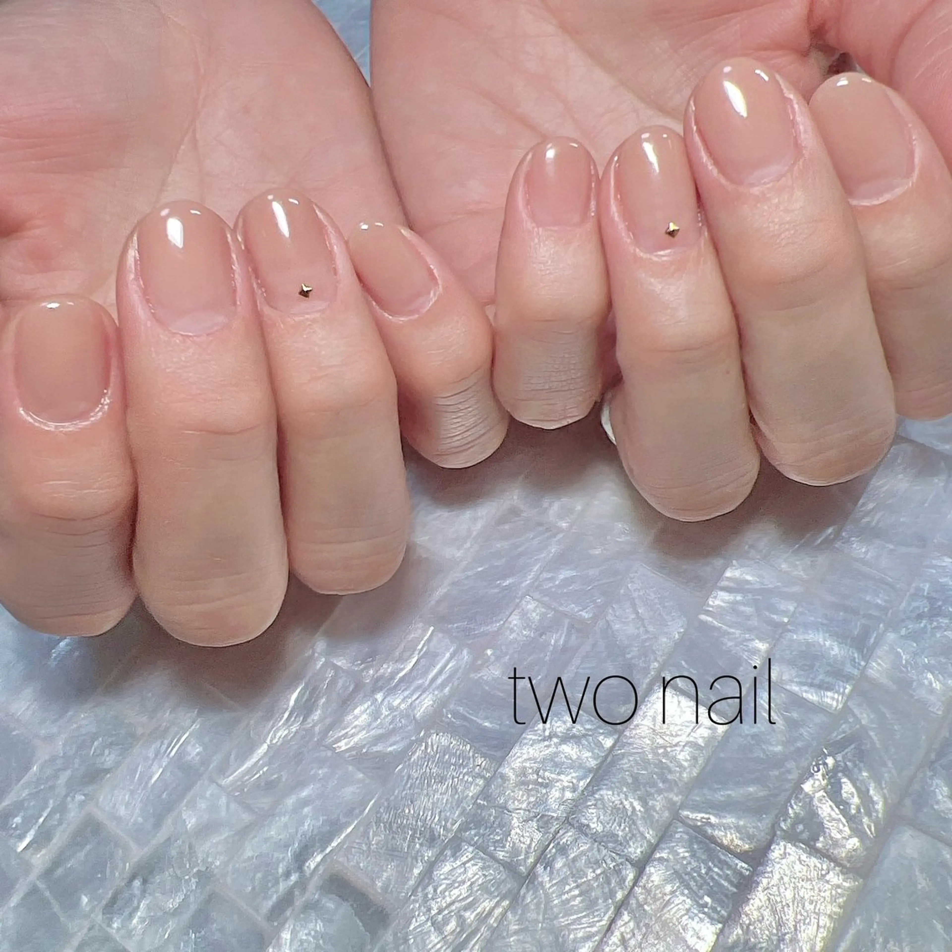 ネイル ブラウン ネイルチップ ホワイト ハンドネイル two nailのネイルデザイン