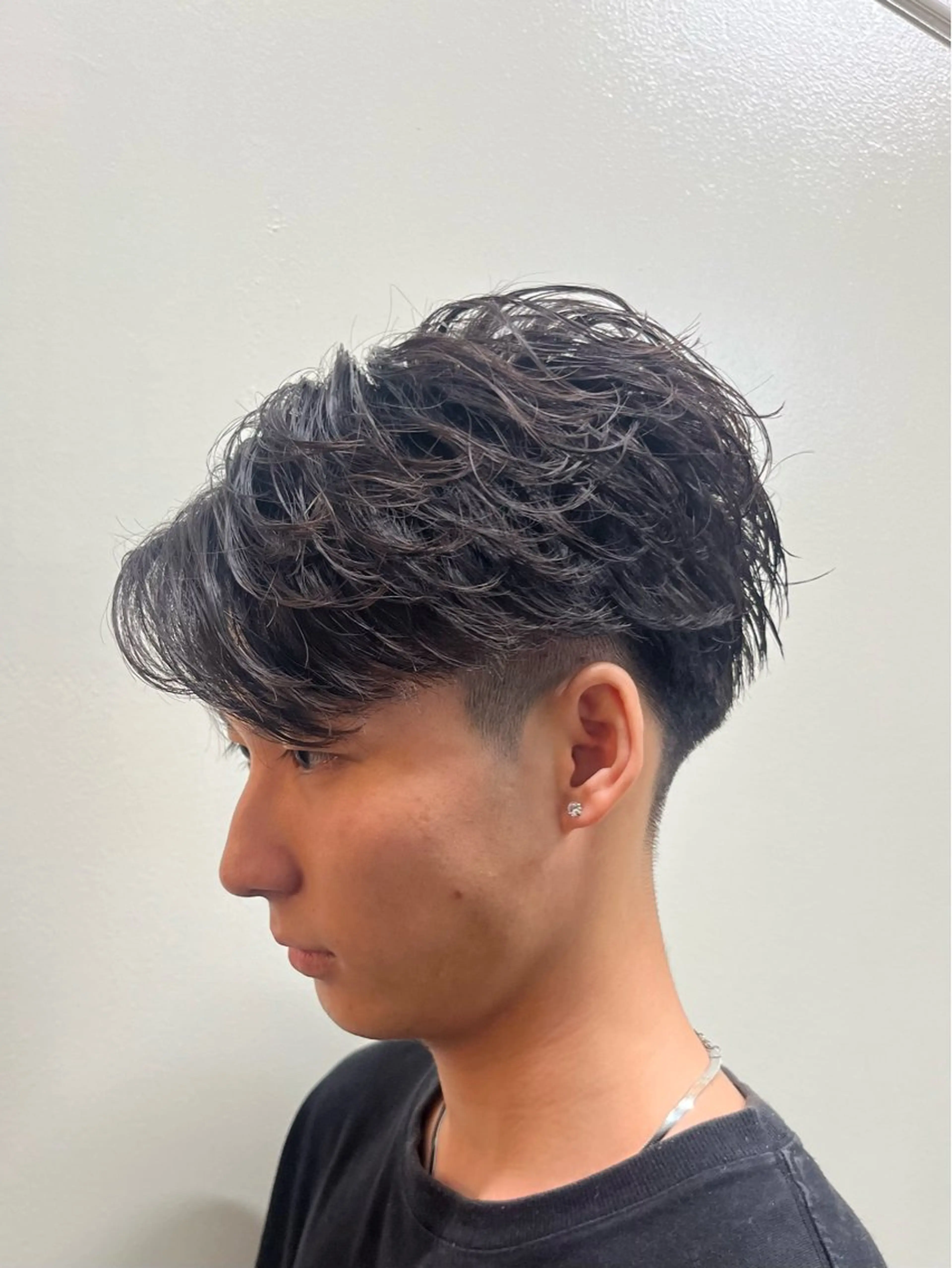 ショート パーマ メンズ フェザーパーマ メンズパーマ カット パーマ 韓国風メンズ/毛流れ ヘアなら須田龍世のヘアスタイル