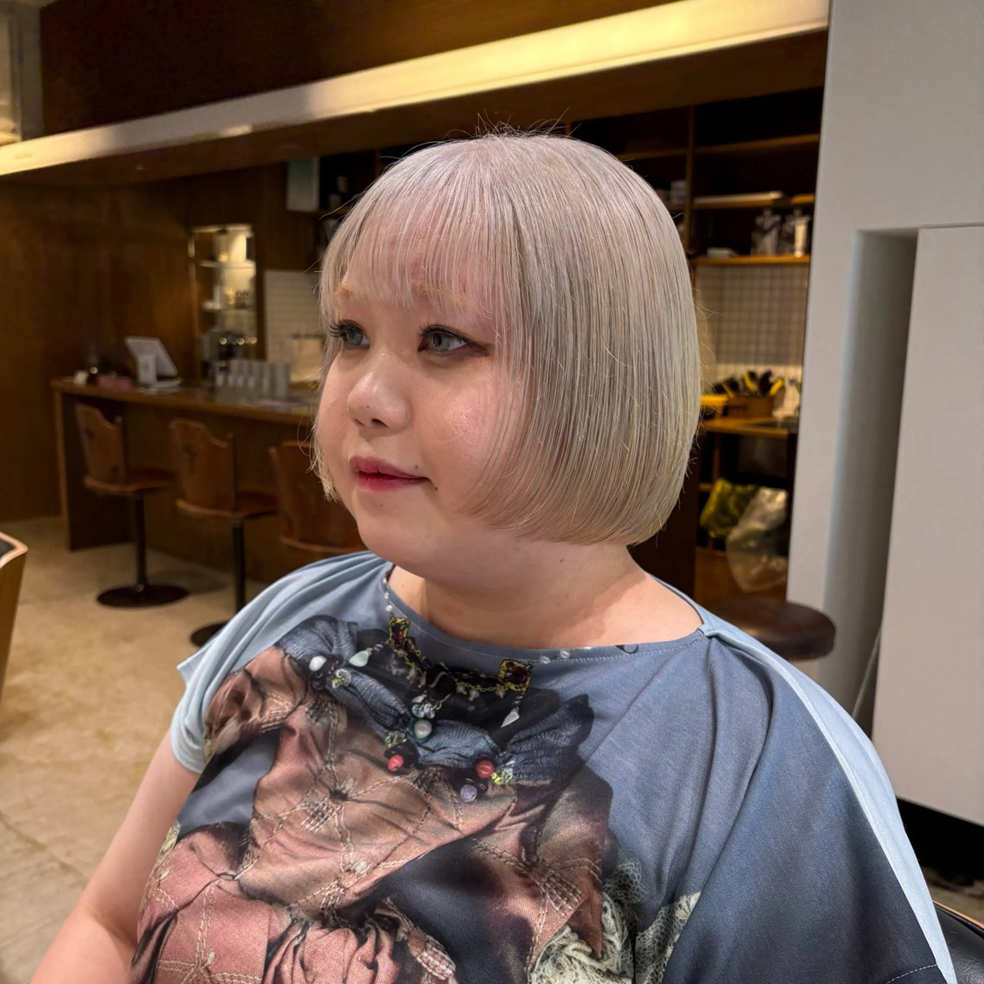 ショート カラー ブリーチ ブロンド ボブ カット ヘアカラー パ ルのヘアスタイル