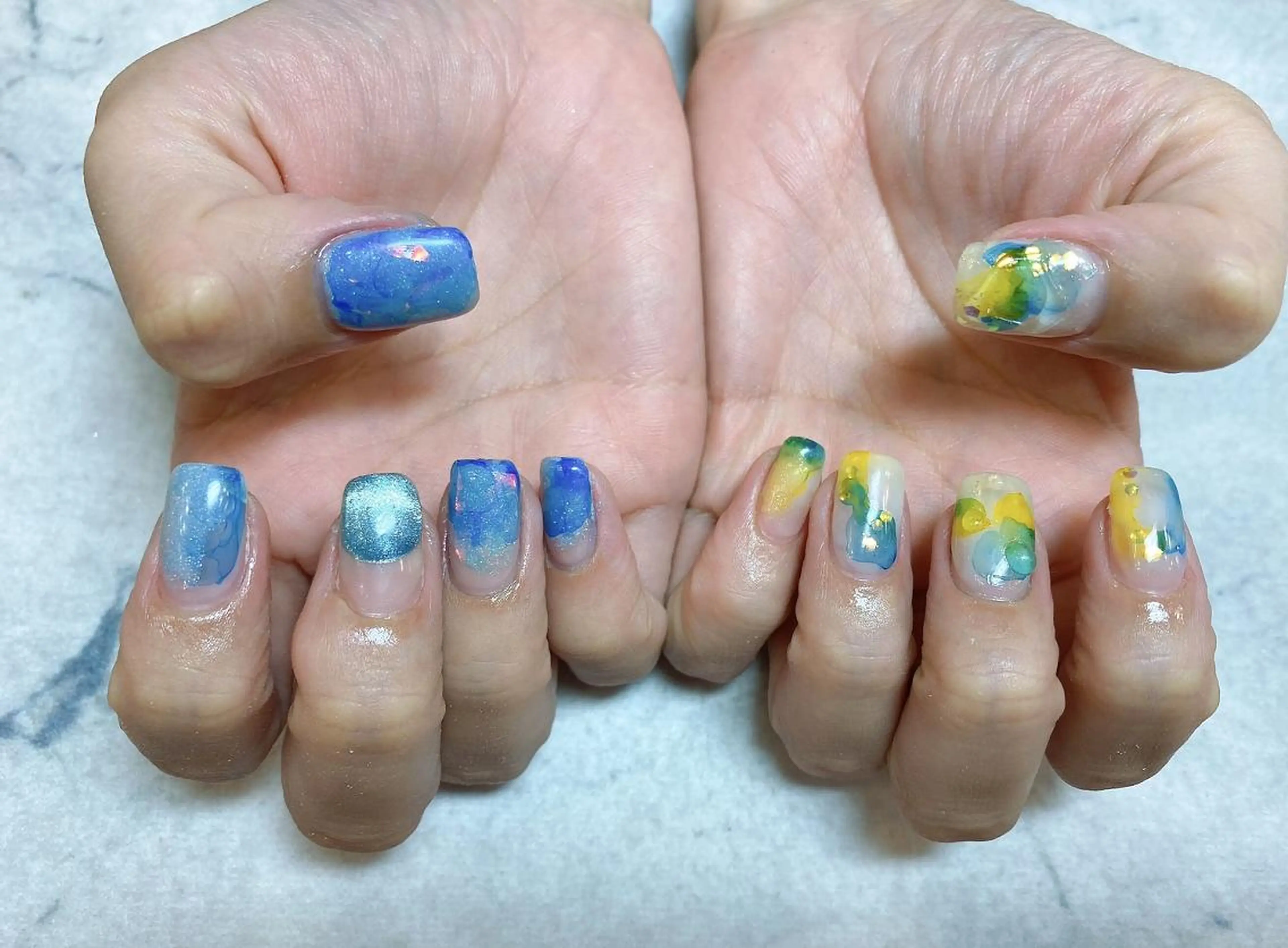 ネイル ネイルリボン 受付スタッフのネイルデザイン