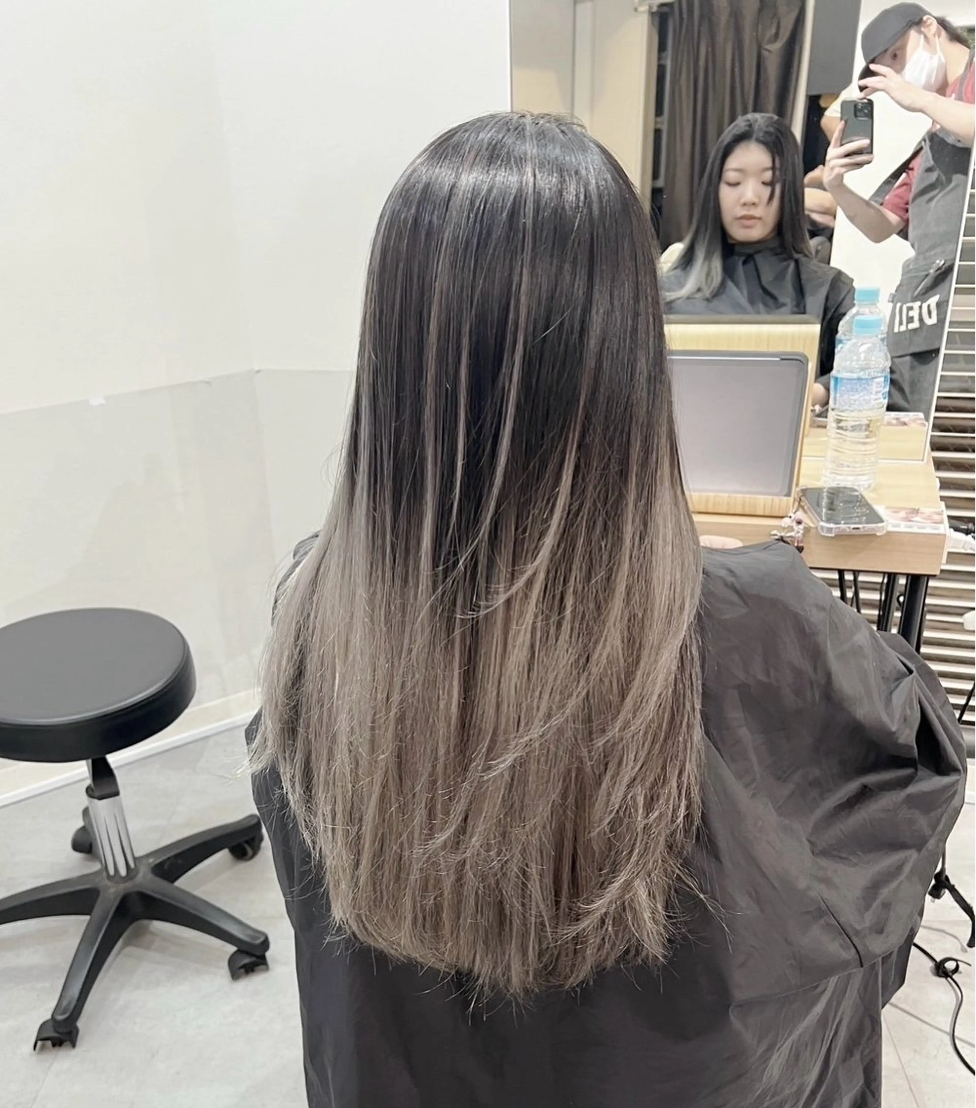 ロング カラー バレイヤージュ グレージュ レイヤーカット ヘアカラー ROBIN所属・指名数No.1 /NAOYAのヘアスタイル