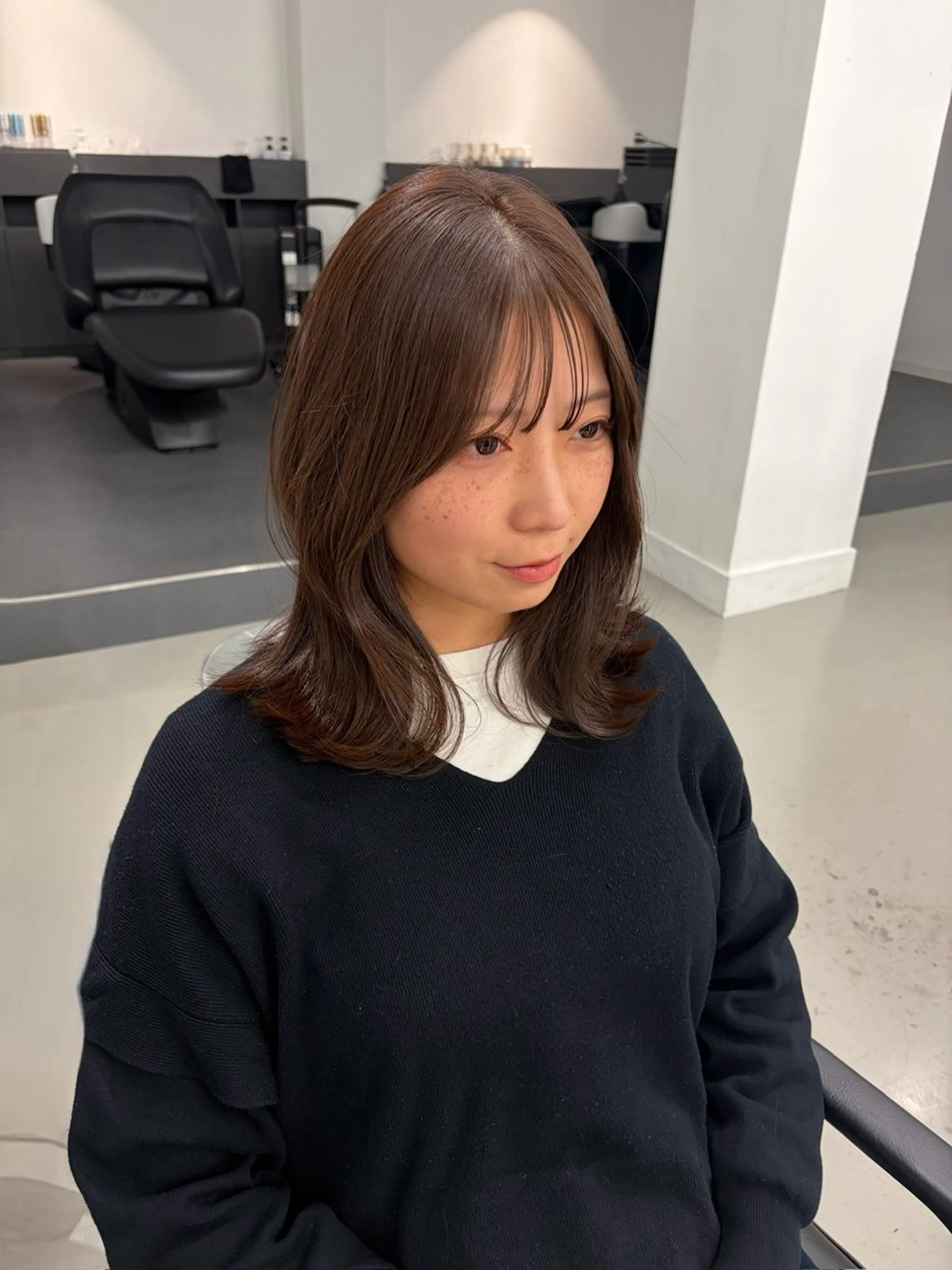 セミロング 顔周りカット ヘアカラー NAHO 🩵 透明感カラー🫧のヘアスタイル
