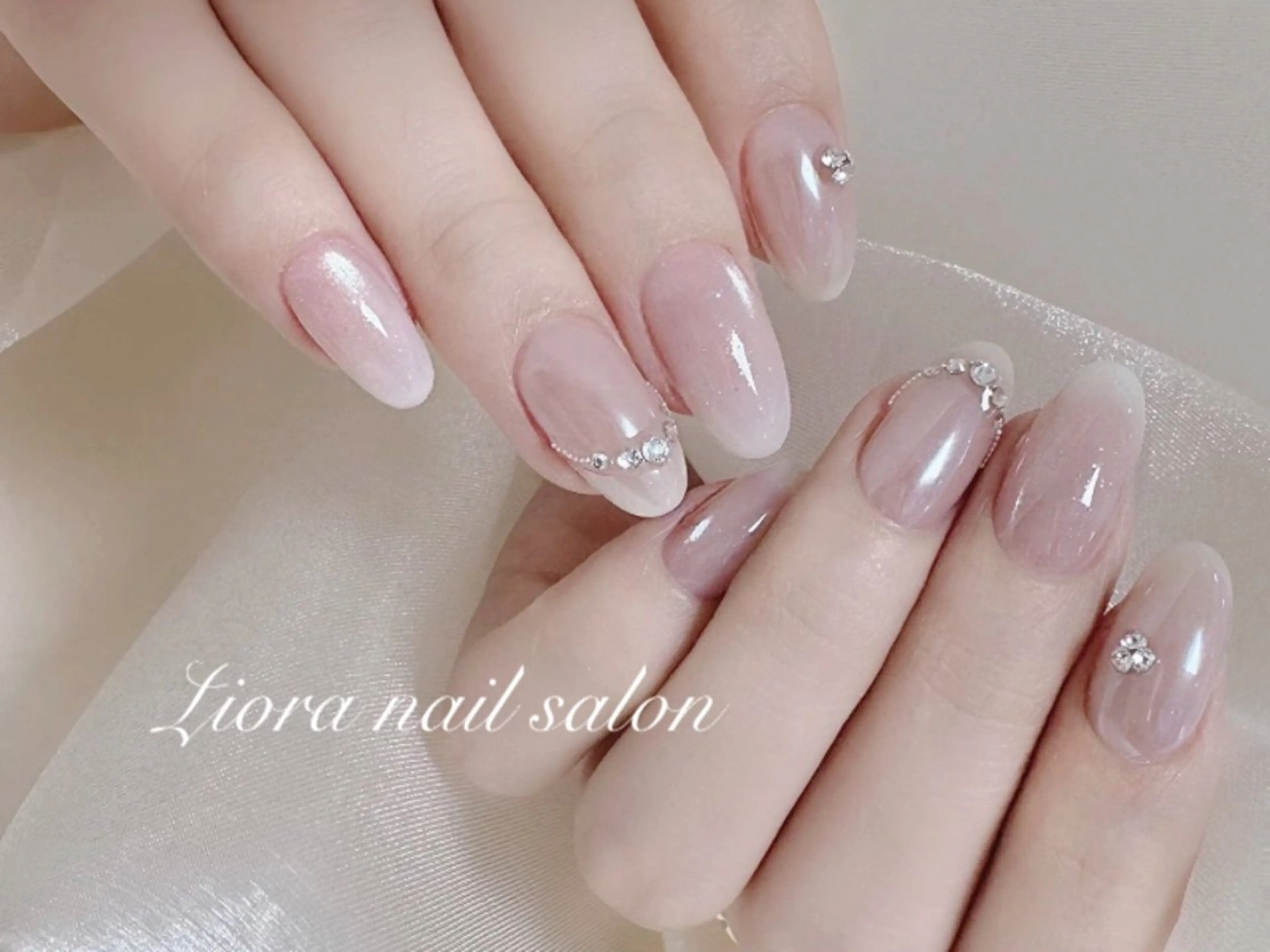 ネイル フレンチネイル ジェルネイル ガーリー グラデーション キラキラネイル ハンドネイル Liora nail 1のネイルデザイン