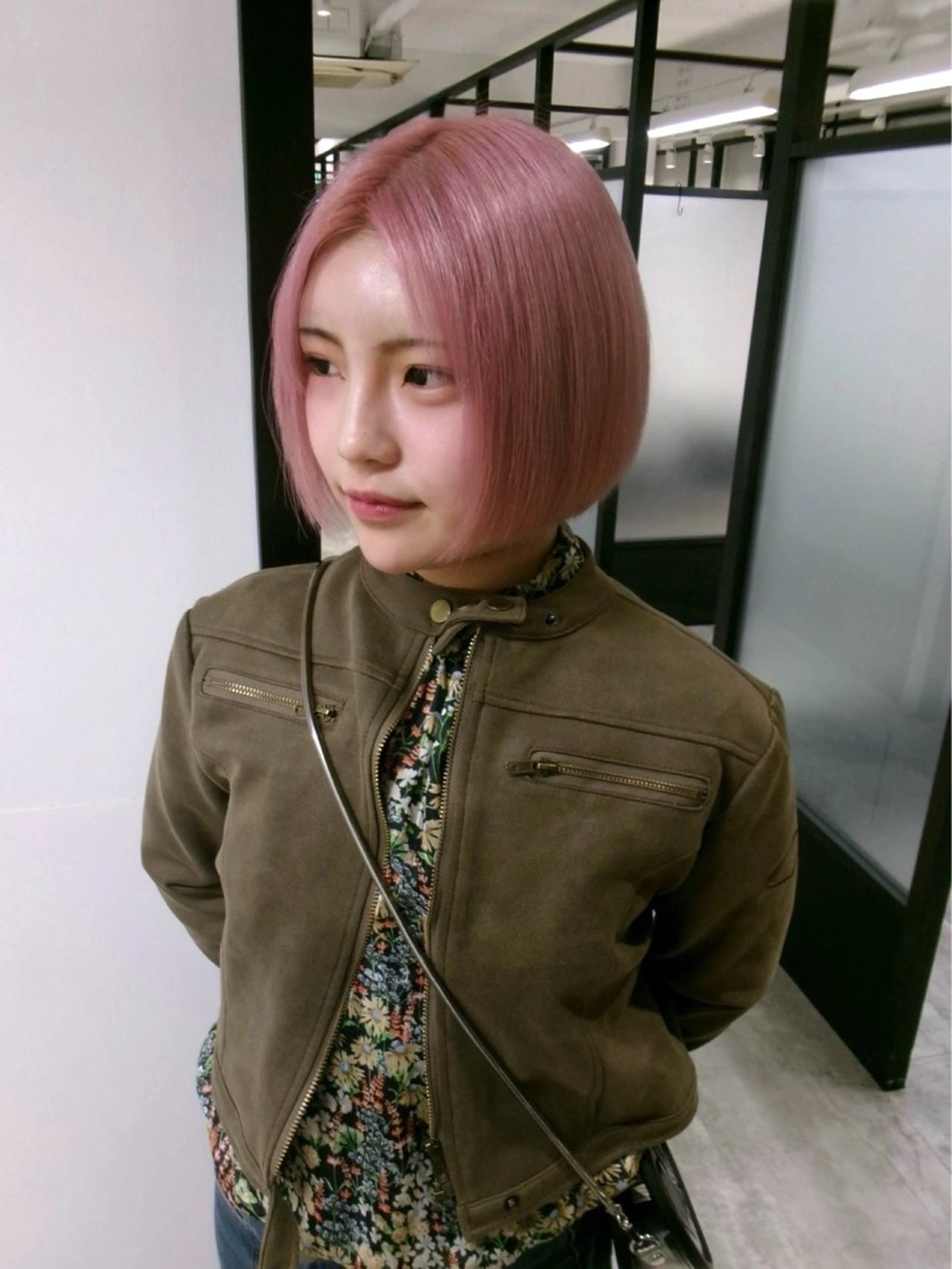 ショート カラー カット ヘアカラー トリートメント MIMI🌻໋᳝݊ 個性派カラー⑅ ⸝꙳のヘアスタイル