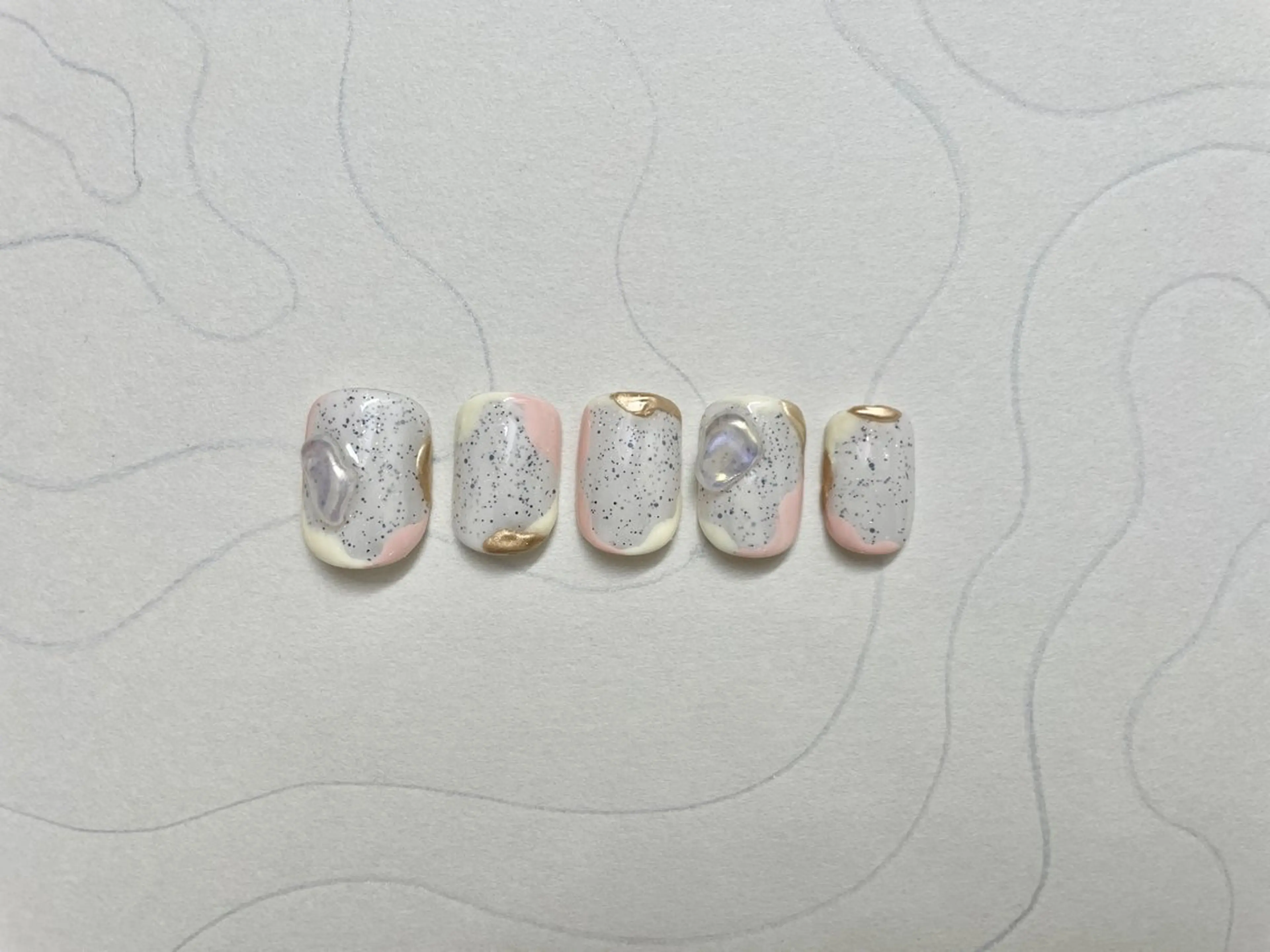 ネイル オーロラネイル ジェルネイル ゴールド 氷ネイル・うるうるネイル 韓国ネイル ハンドネイル 園田 ソノダのネイルデザイン