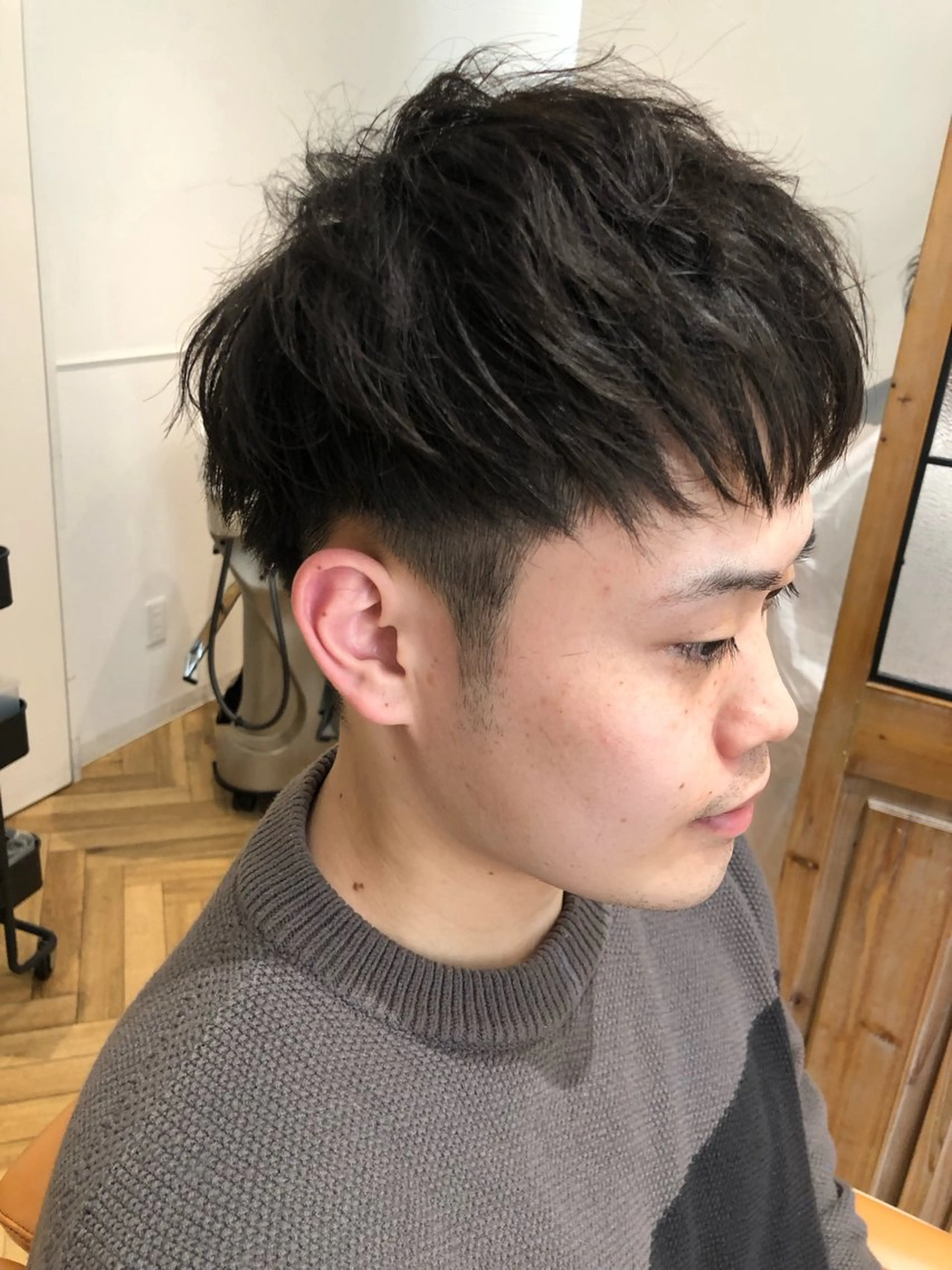 ショート パーマ メンズ ブリーチ無し白髪ぼか し/艶髪/津嘉山のヘアスタイル