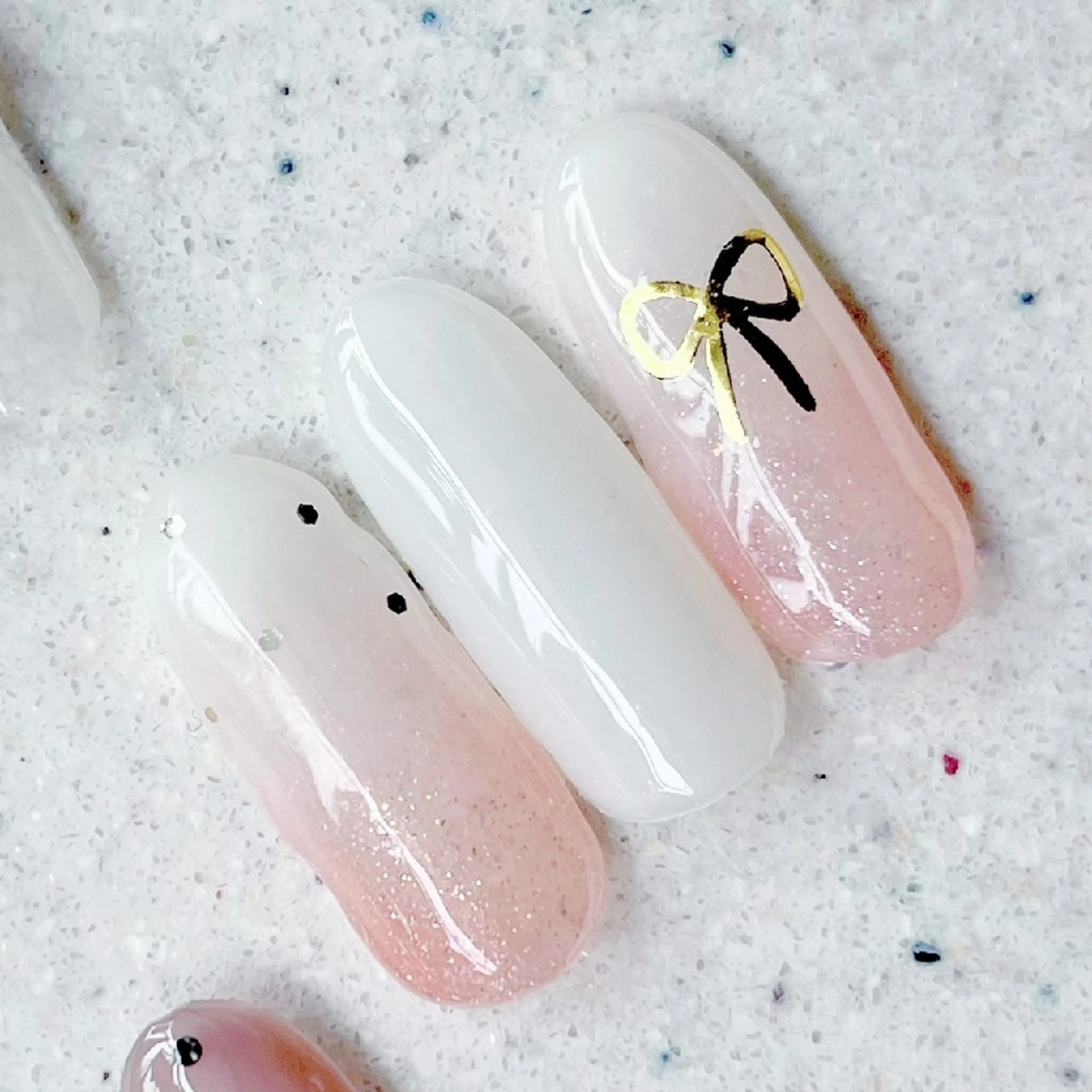 定額　韓国風　白グラデーションの写真