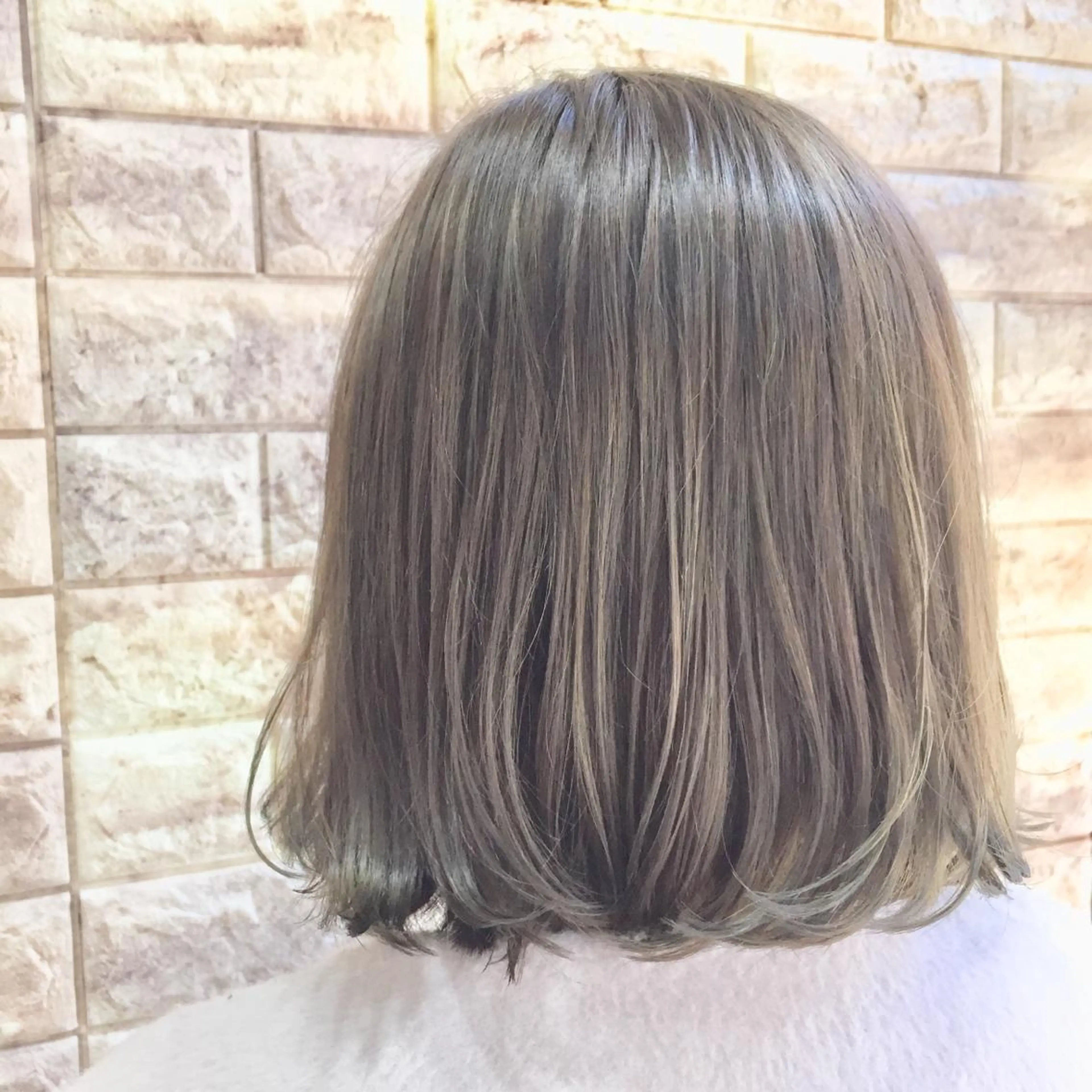 ショート カラー ブリーチ グラデーションカラー グレージュ ハイライトカラー ハイライト 縮毛矯正 yuki🌼 Hip's decoのヘアスタイル