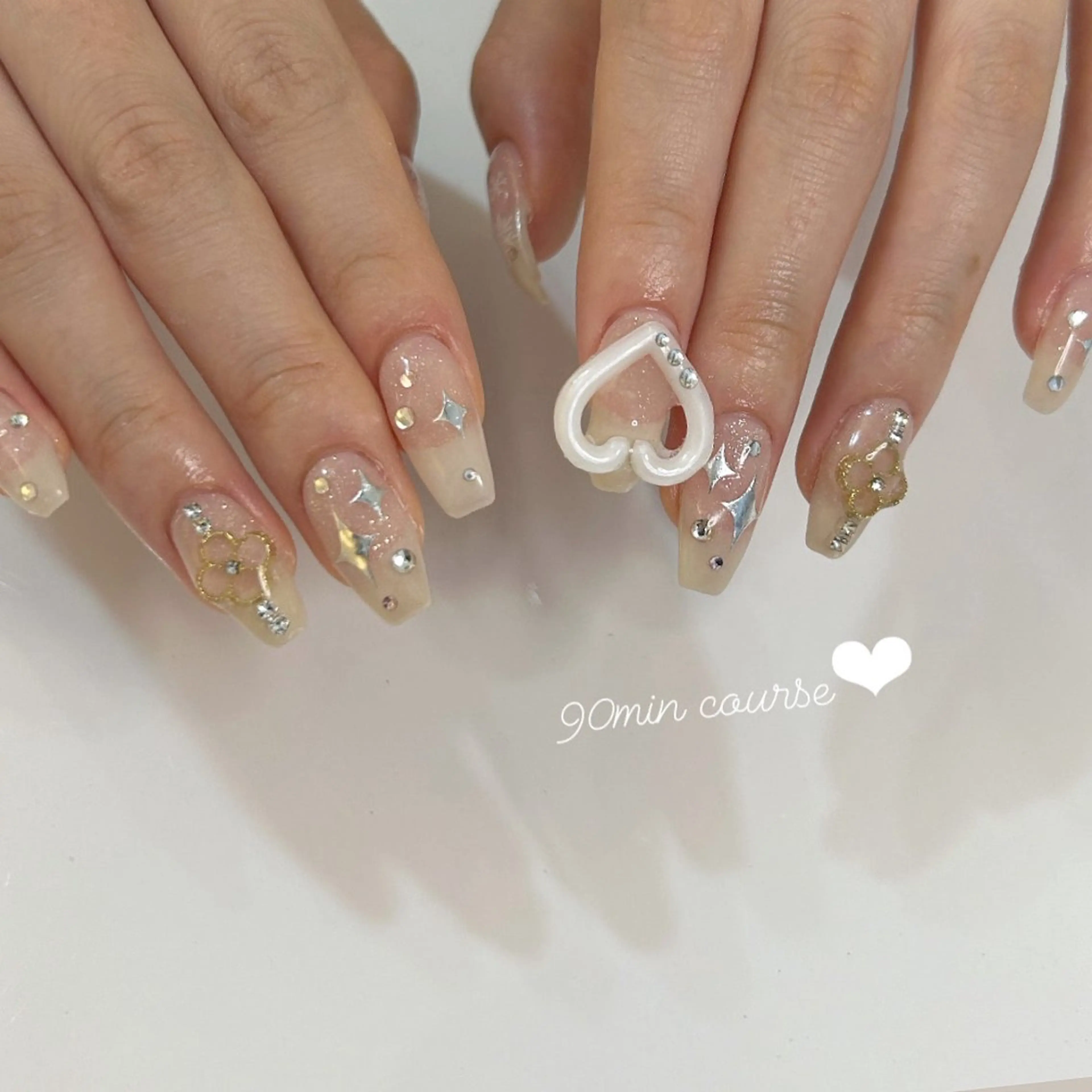 ネイル ハンドネイル ViViA momokaのネイルデザイン