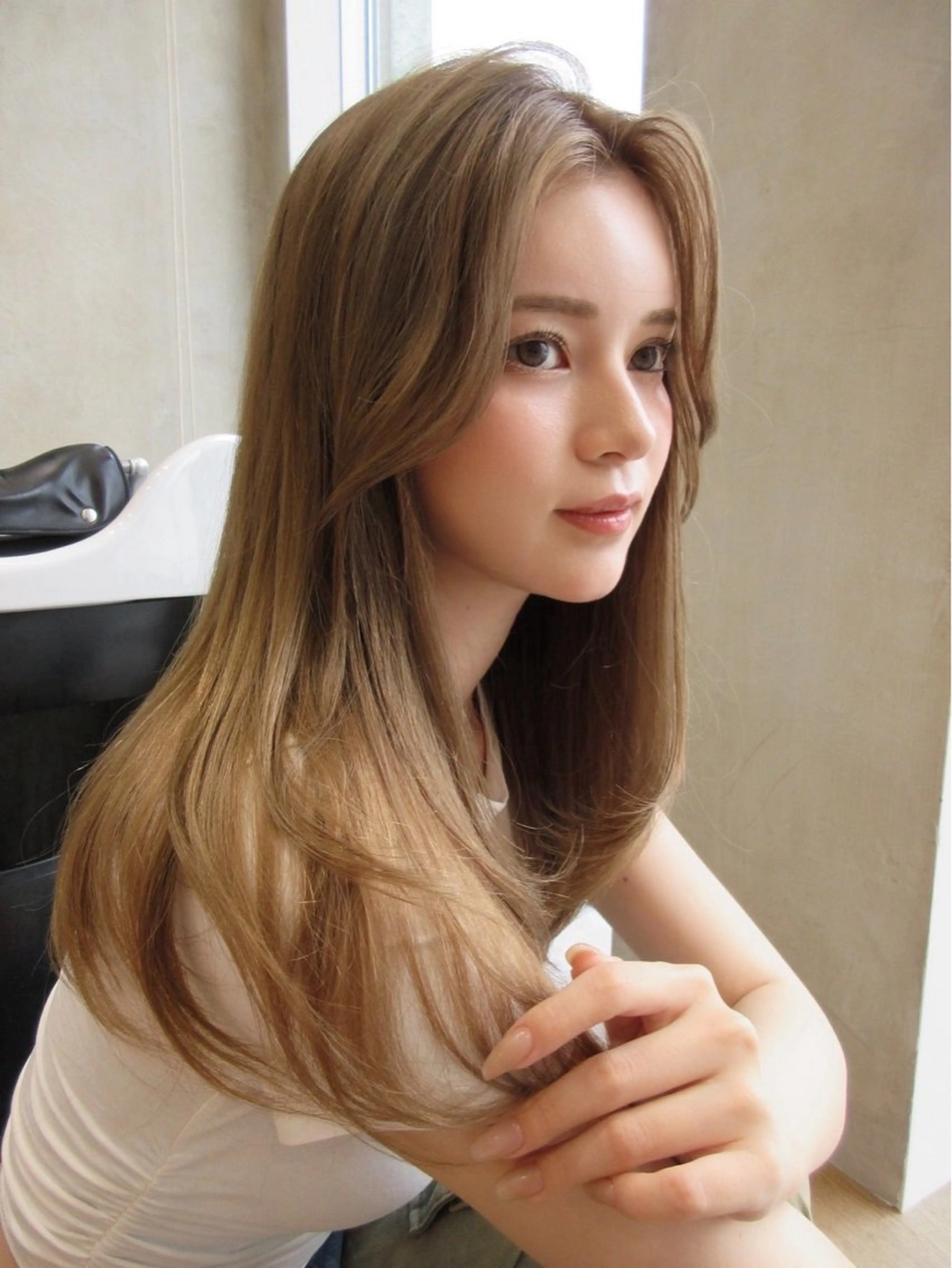 ミディアム 顔周りカット レイヤーカット 小顔カット トリートメント ヘアカラー トリートメント 韓国くびれヘア 顔まわり新宿/さやかのヘアスタイル