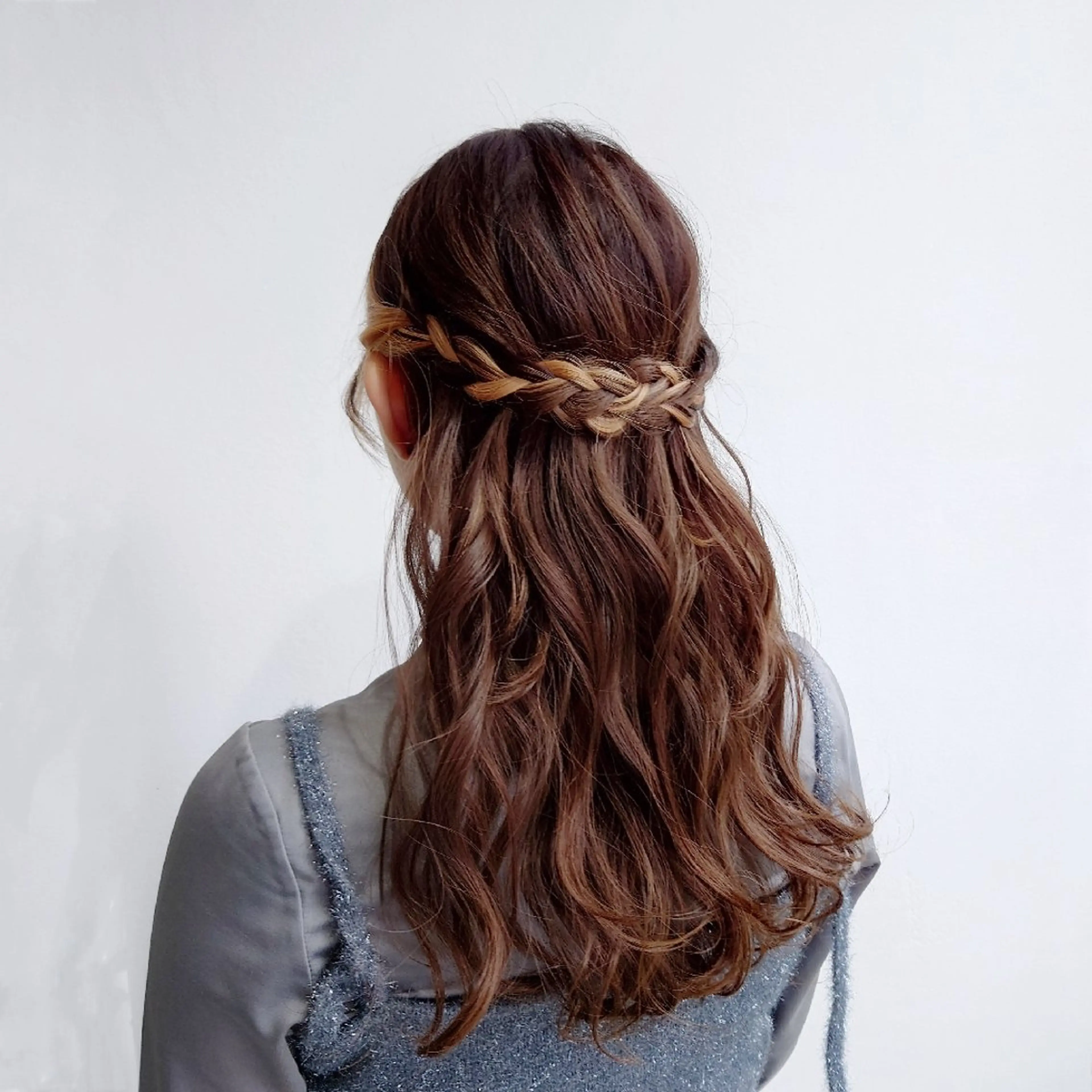 ヘアアレンジ ロング カラー ハーフアップ ベージュカラー イヤリングカラー ハイトーンカラー インナーカラー ヘアセット かわい ゆうな 髪質改善/縮毛矯正のヘアスタイル