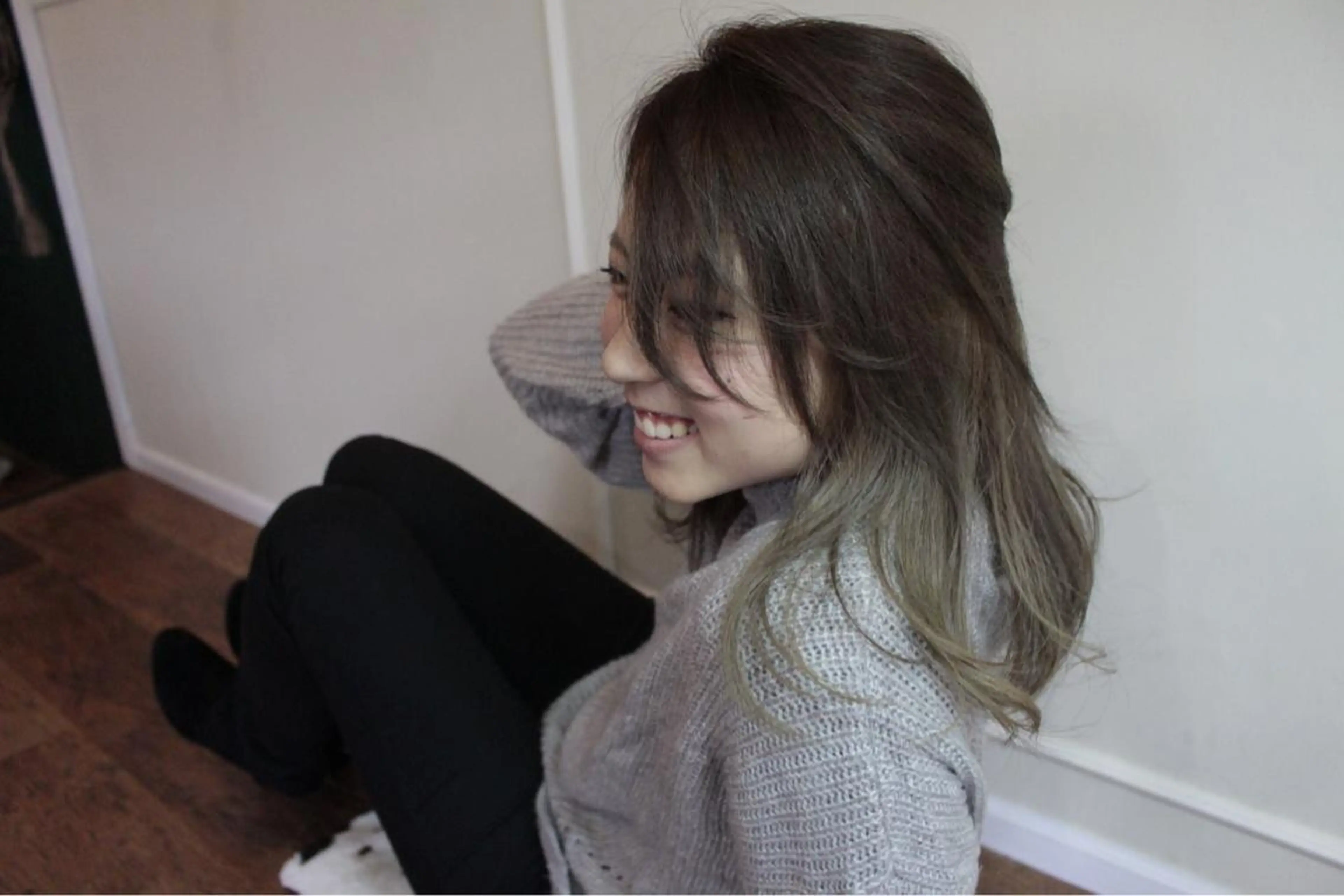 ミディアム セミロング カラー ブリーチ インナーカラー COCOROHOOKI所属・松田 由貴のヘアスタイル