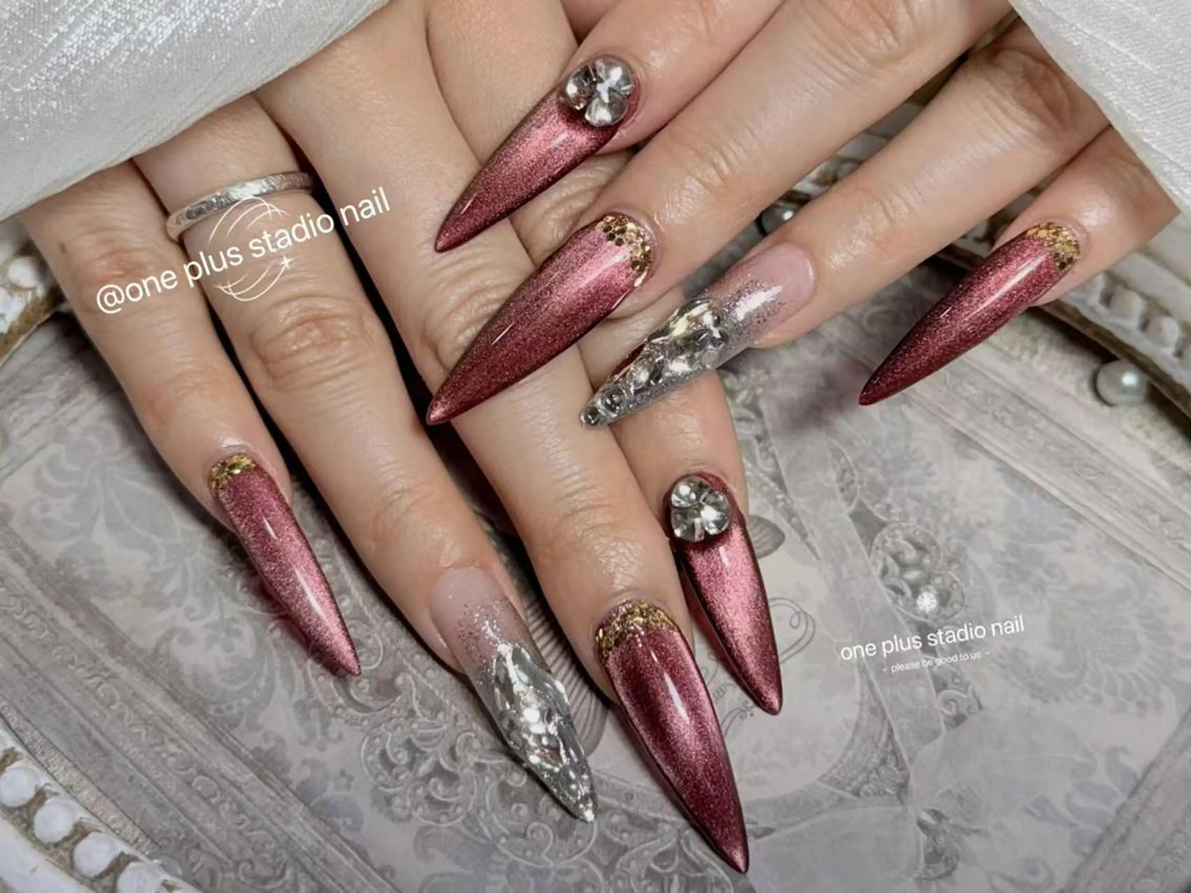 ネイル アニマル柄 ボルドー ブラウン フレンチネイル マグネットネイル One plus StudioNailのネイルデザイン
