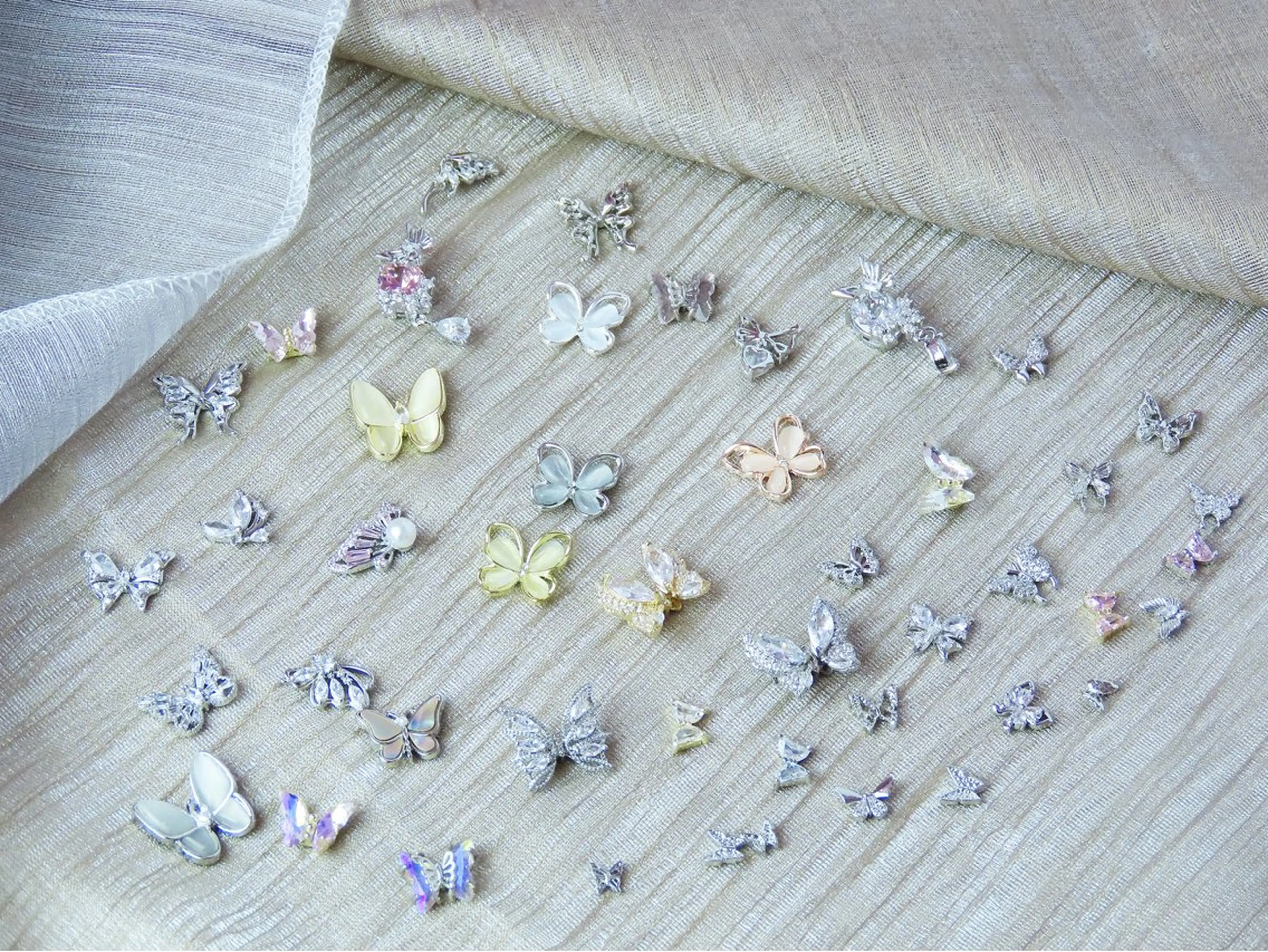 ネイル キラキラネイル Zz nail salonのネイルデザイン