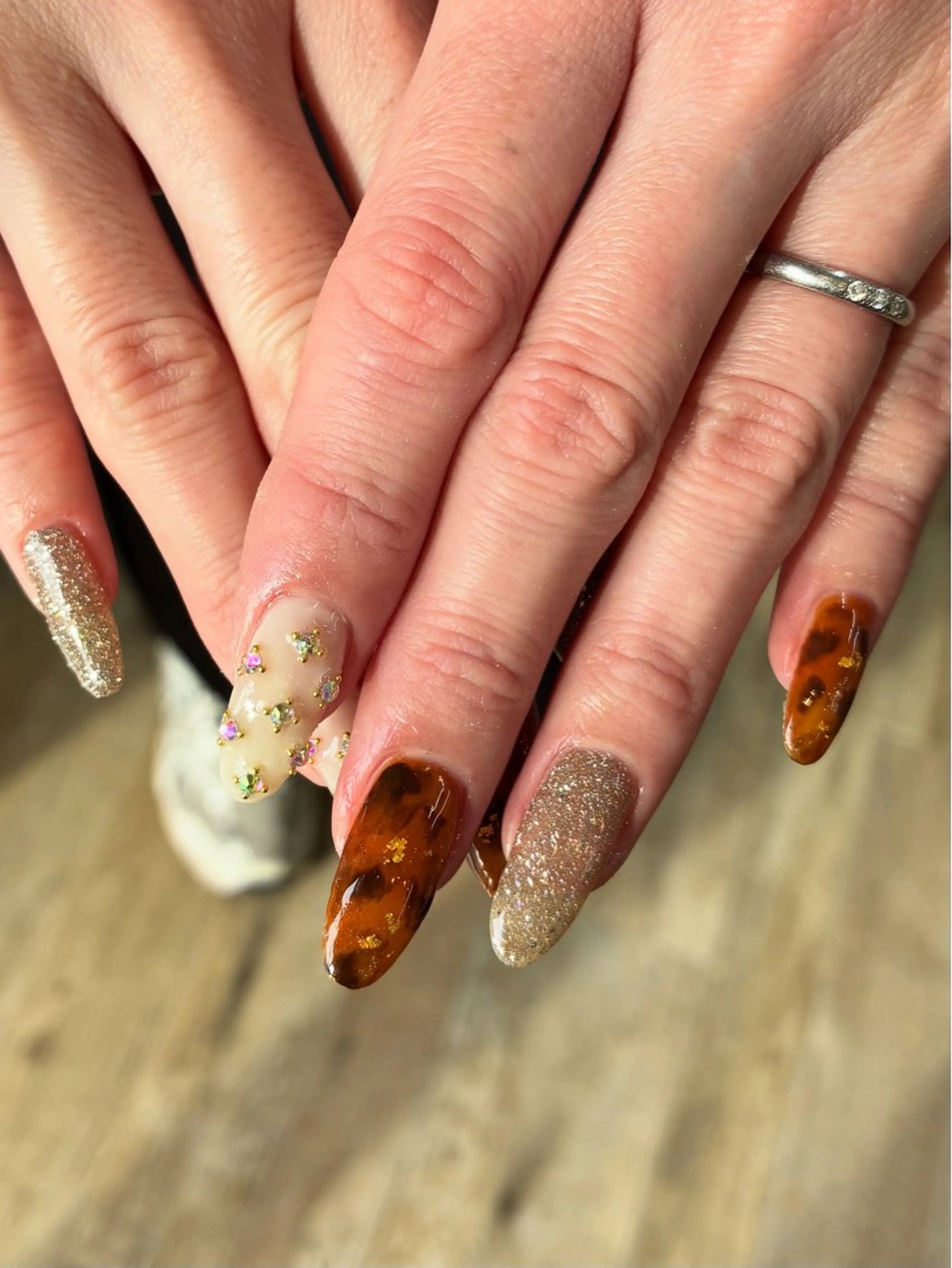 ネイル べっ甲ネイル Atelier Nail所属・Atelier HIKARIのネイルデザイン