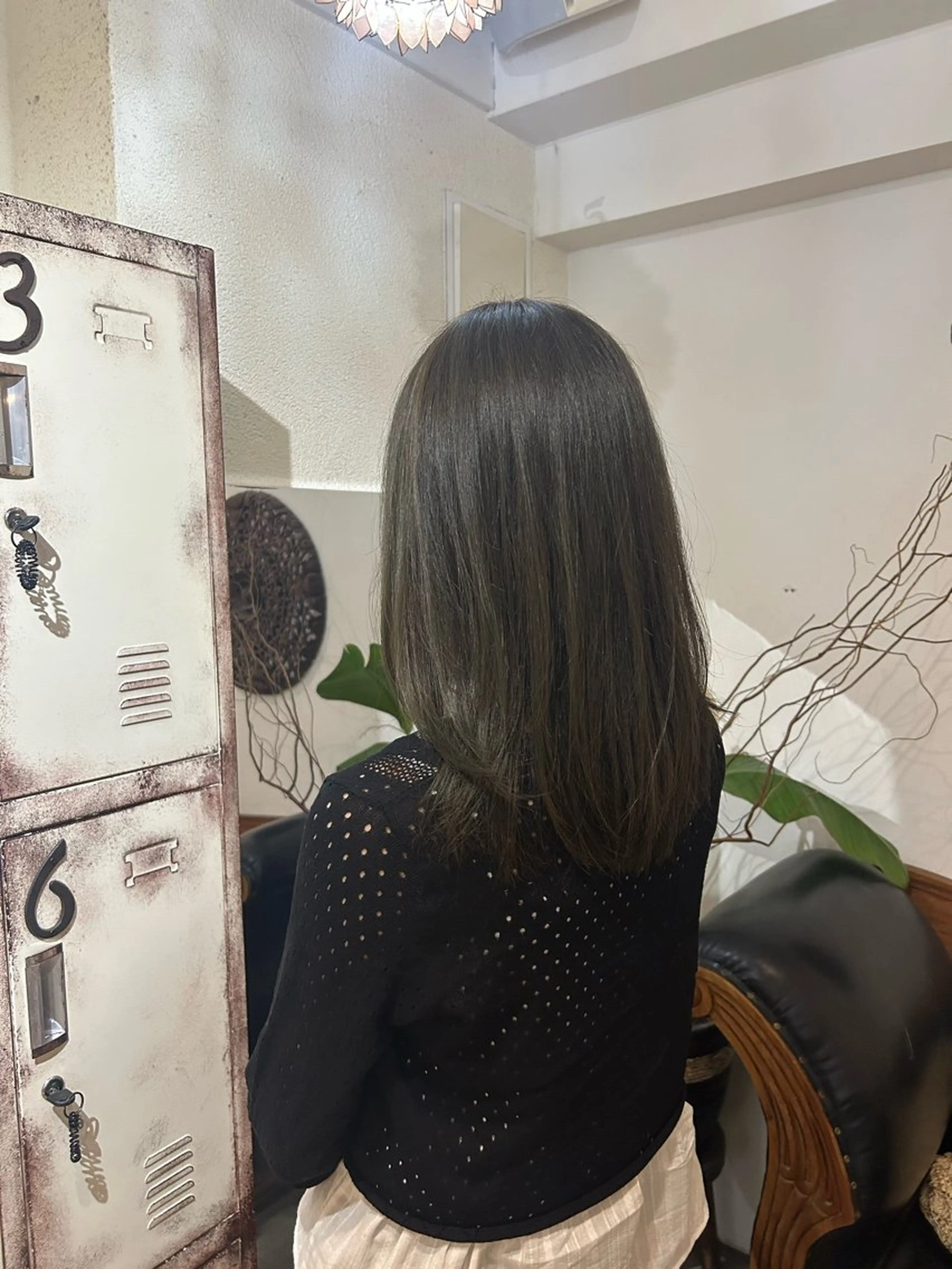 セミロング カラー カット ヘアカラー トリートメント ヘッドスパ putri 川邉 優花のヘアスタイル